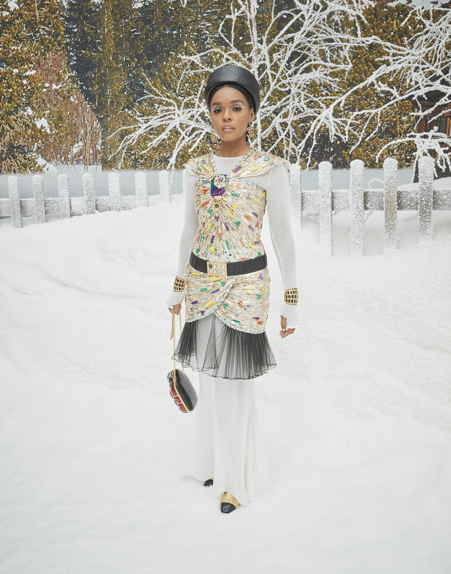 Janelle Monáe, la artista se lookeo con una impronta inspirada en Egipto siguiendo la línea de la última presentación de alta costura de la firma francesa