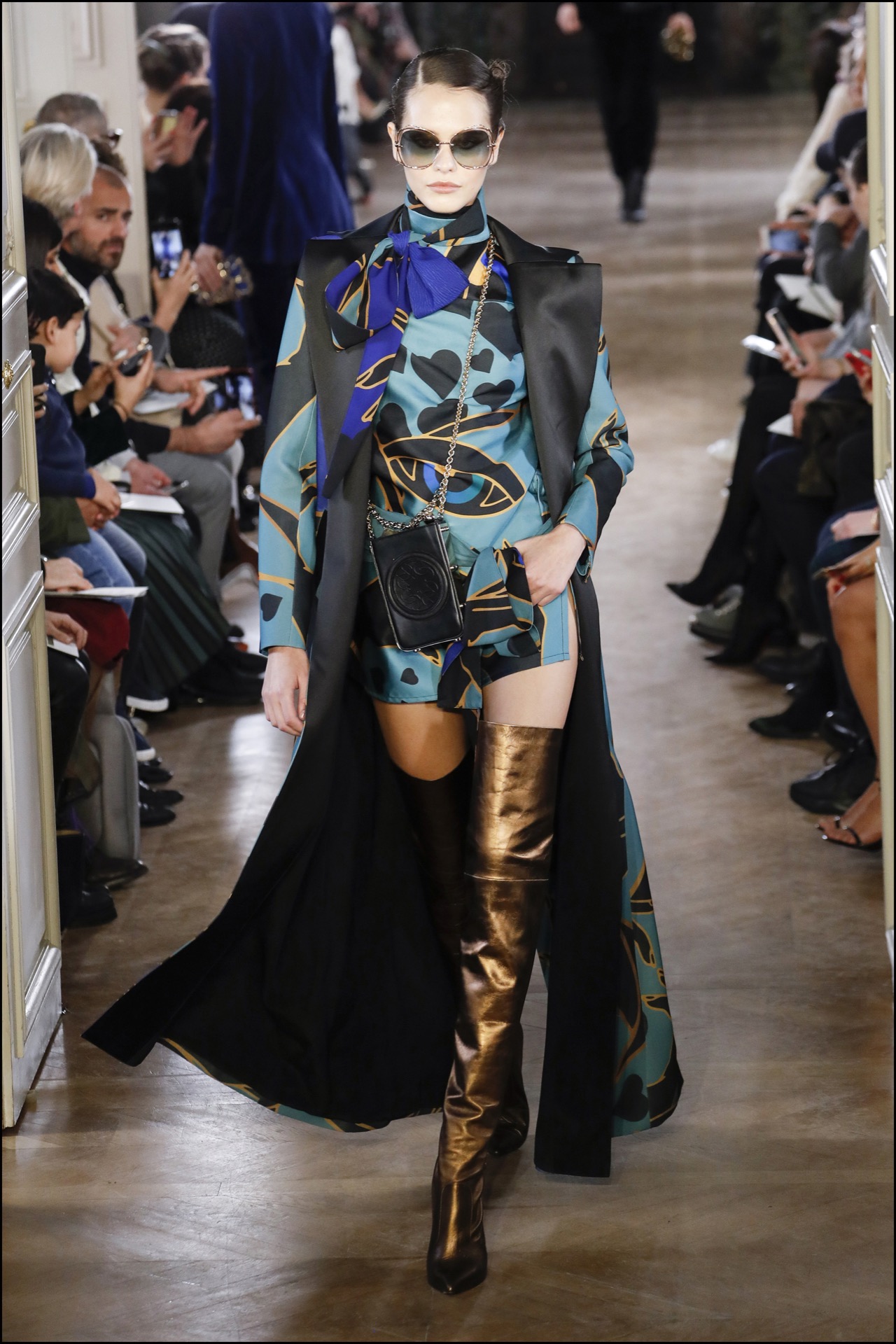 Colores intensos en la pasarela de Elie Saab.