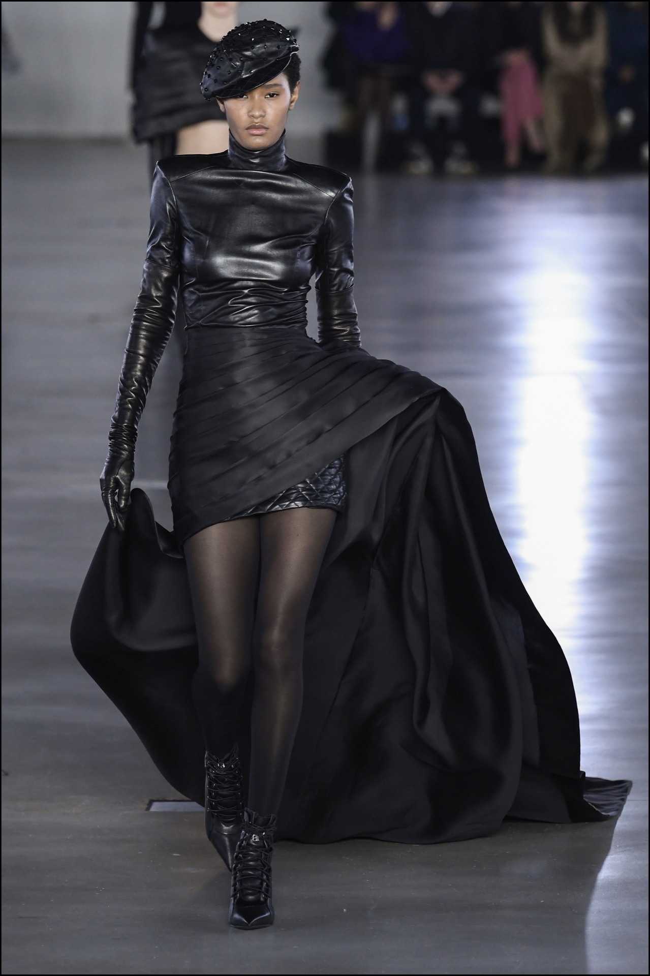 Aires futuristas en la pasarela de Balmain.