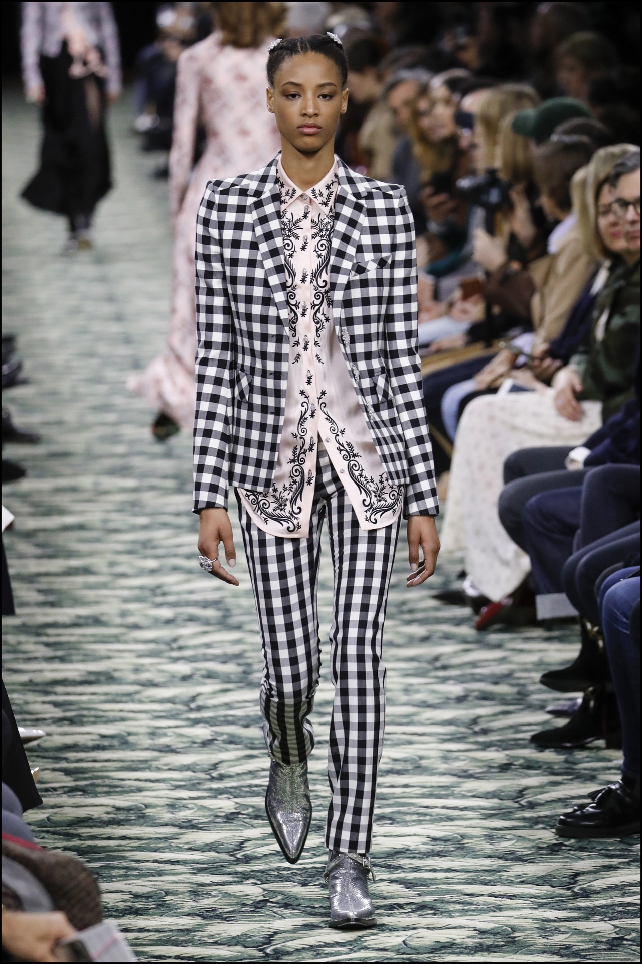 Los cuadros presentes en la pasarela de Paco Rabanne.