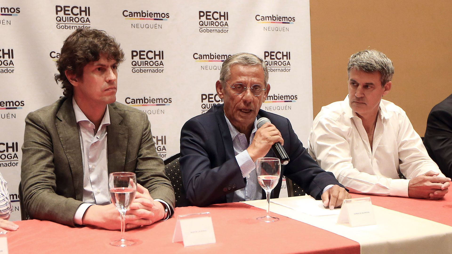 En el centro, Horacio Pechi Quiroga junto a Martín Lousteau y Alfonso Prat Gay. (Télam)