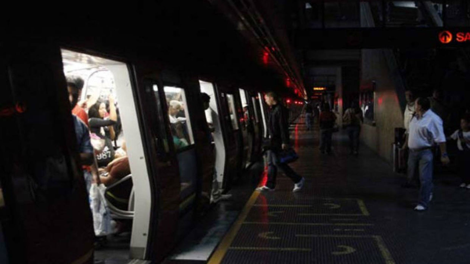 El servicio del metro se encuentra suspendido