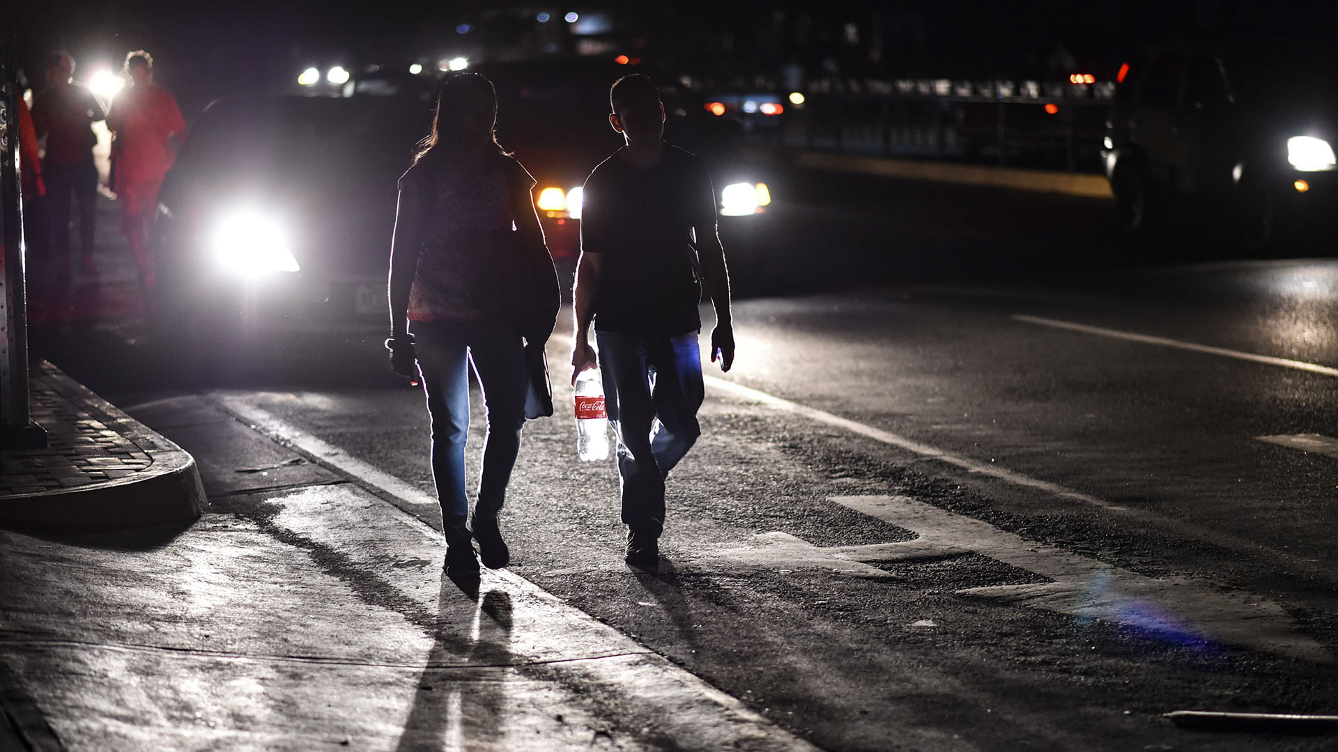 El colapso del sector eléctrica ya se mide incluso en vidas, según anunciaron los médicos del país que aseguraron hace semanas que cerca de una centena de personas ha fallecido como consecuencia de fallas del servicio en los hospitales.