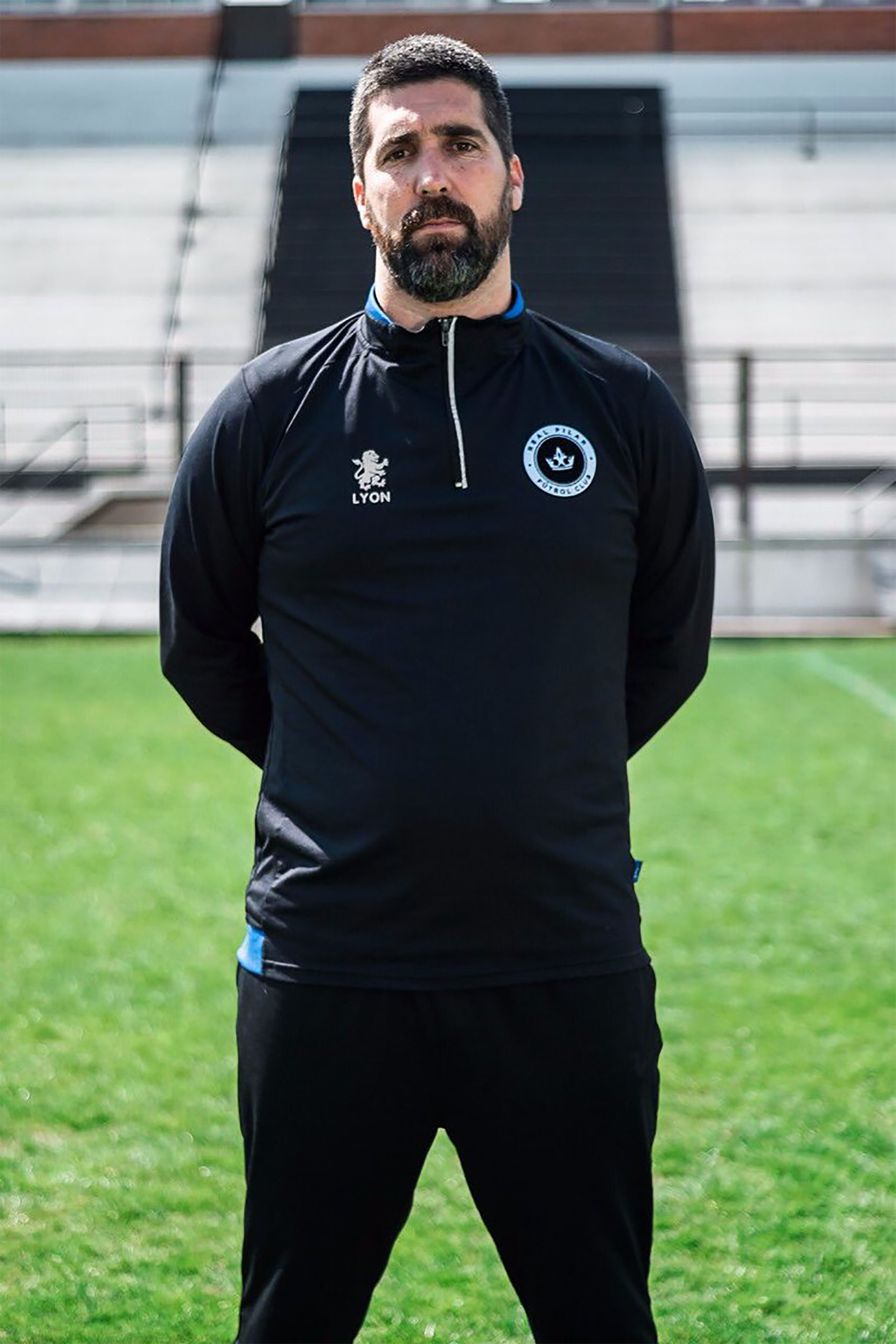 Tomás Arrotea Molina, el entrenador que llevó al Real Pilar a los 16vos. de final de la Copa Argentina. (@PilarFutbolC)