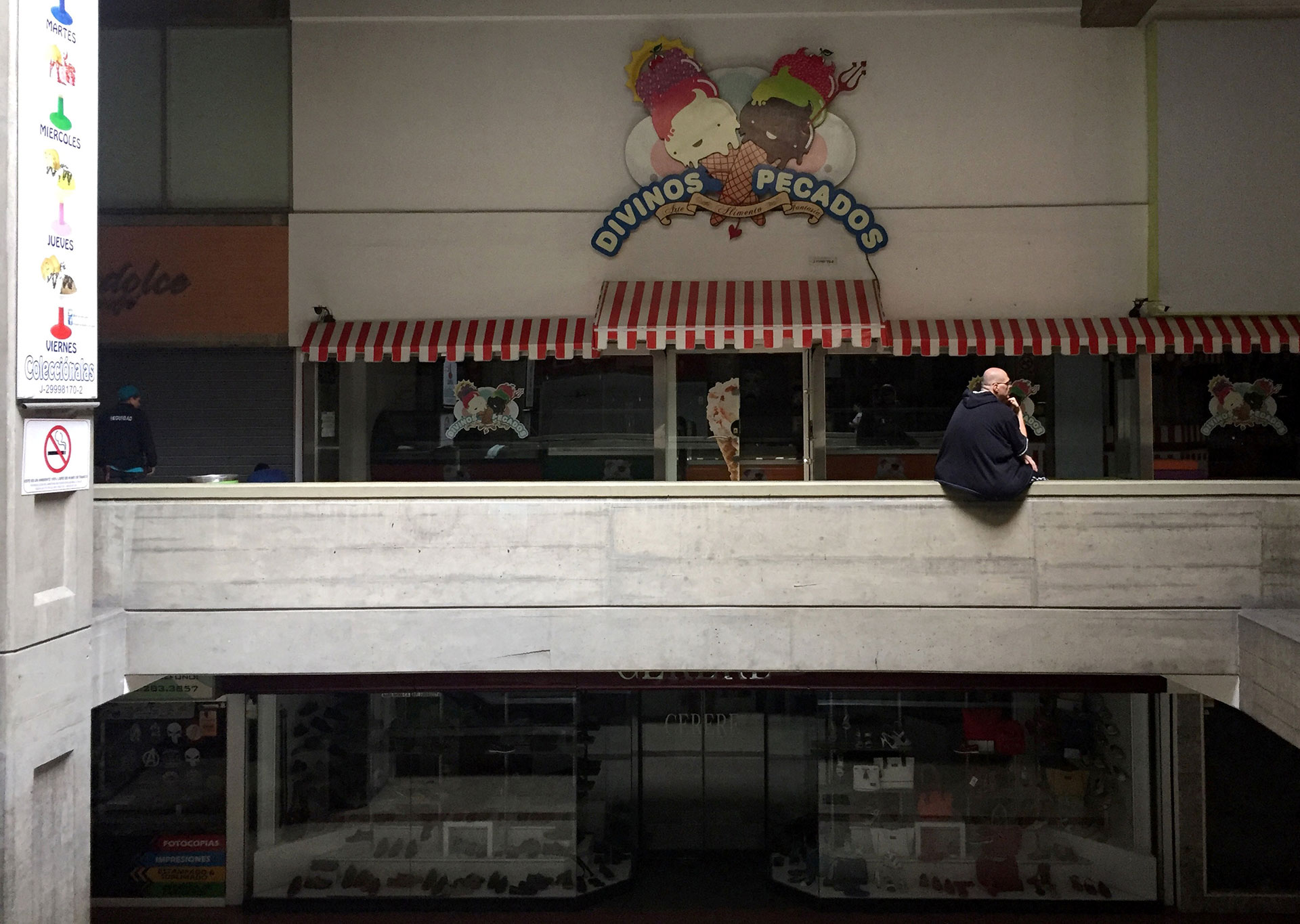 Los comercios también están cerrados.