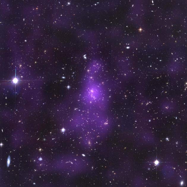 Hubble ayudó a construir los mapas tridimensionales a mayor escala que tienen los científicos de la distribución de la materia oscura en el universo