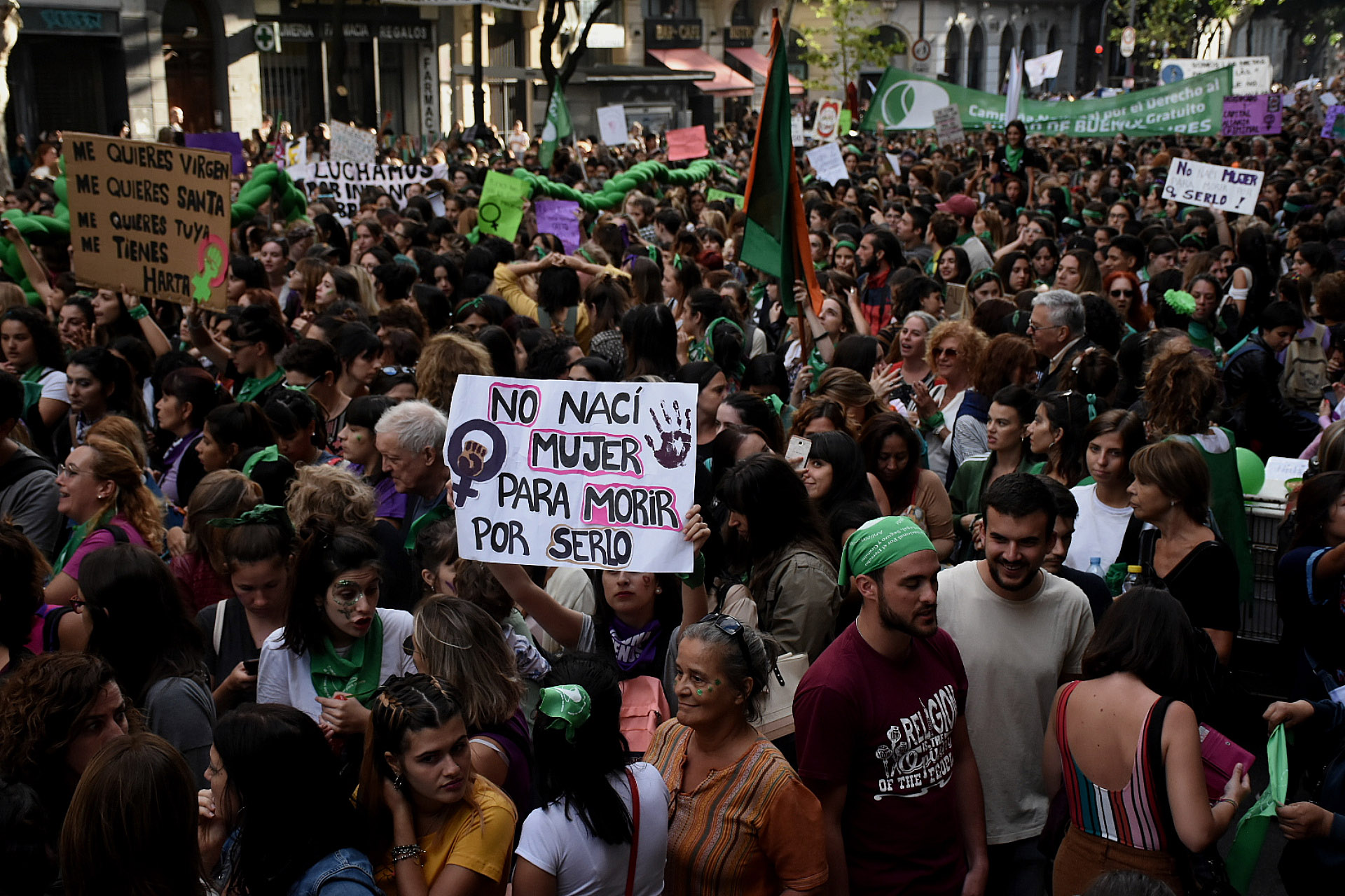 Aunque predominaron las mujeres, algunos varones también participaron de la marcha (Nicolás Stulberg)