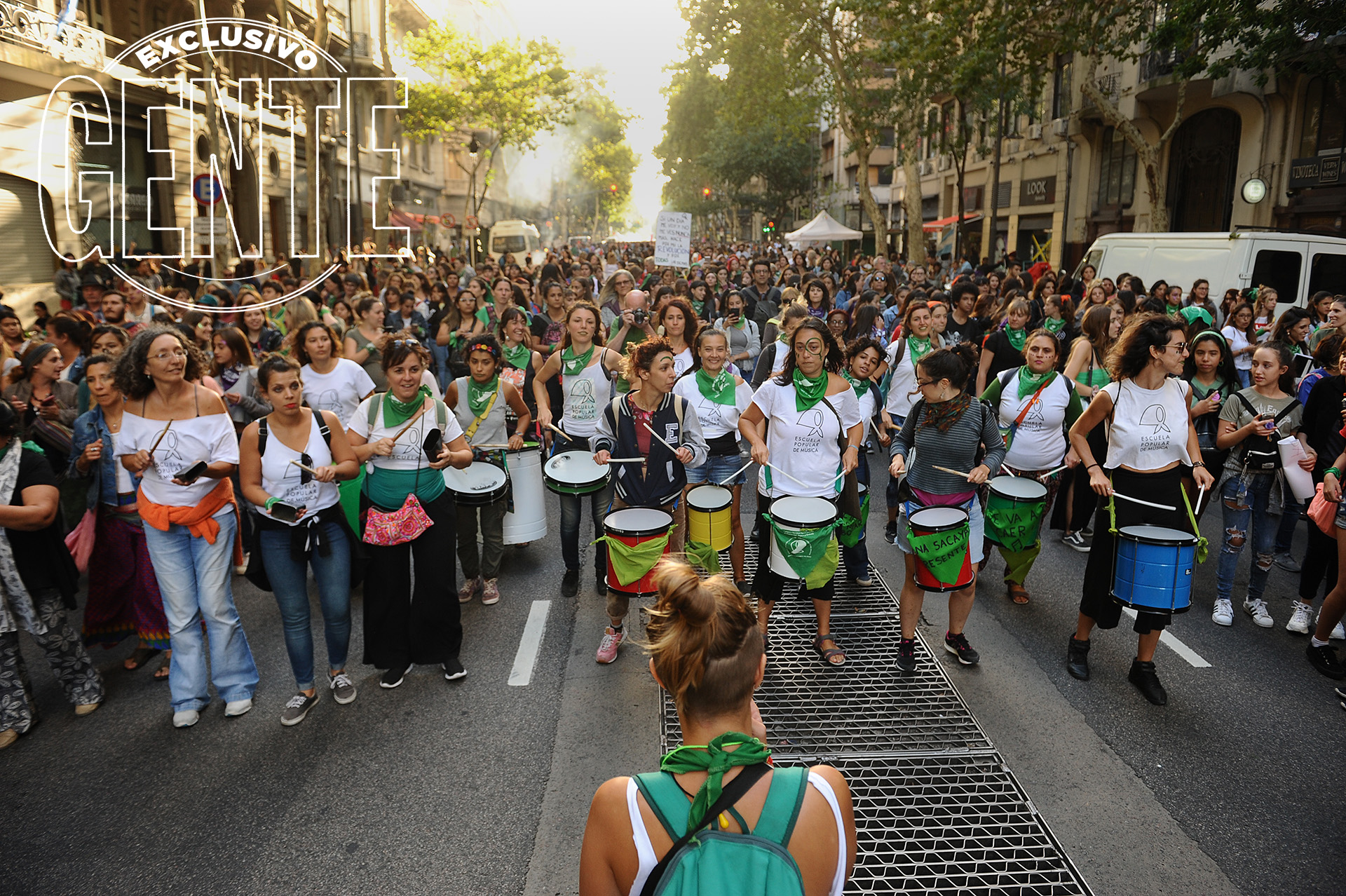 “Ahora que estamos juntas, ahora que sí nos ven. Abajo el patriarcado, se va a caer, se va a caer”.