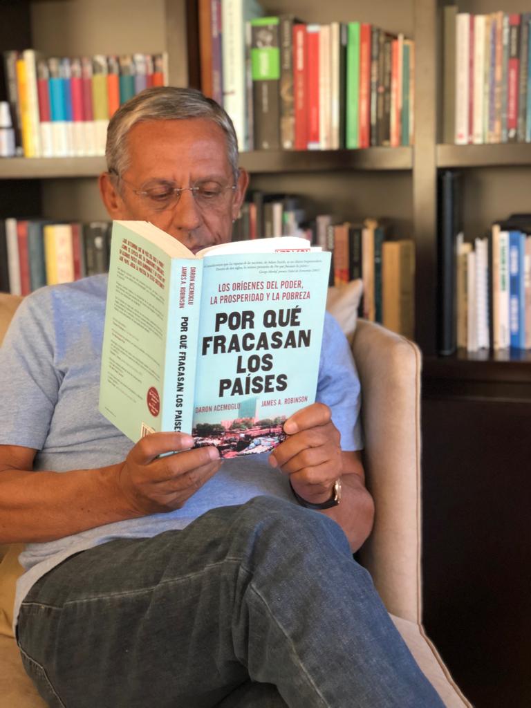 Los ensayos políticos y especialmente la mirada liberal del toscano Giovanni Sartori, entre las lecturas favoritas del candidato de Cambiemos