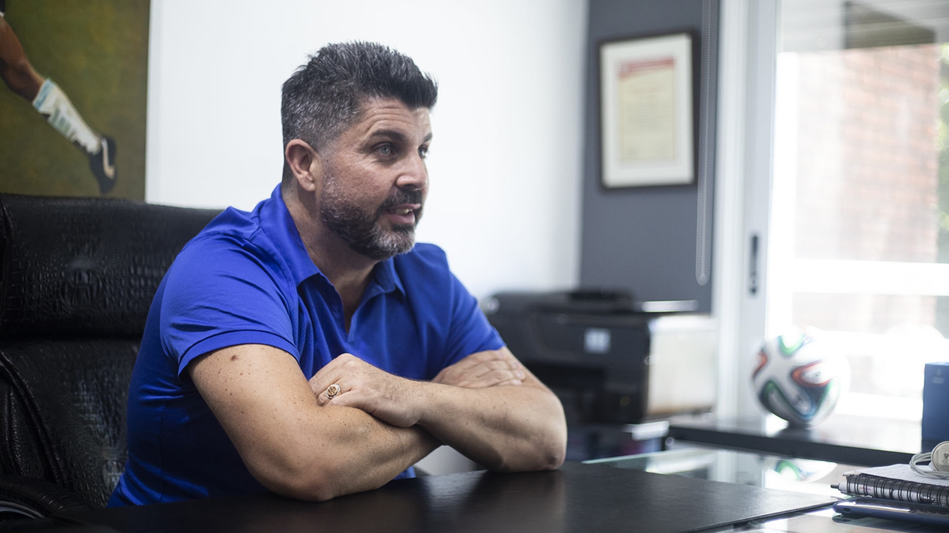 “La única plata que se lava en Defensa y Justicia es la que se olvidan los jugadores en los pantalones”, bromeó (Matias Baglietto)