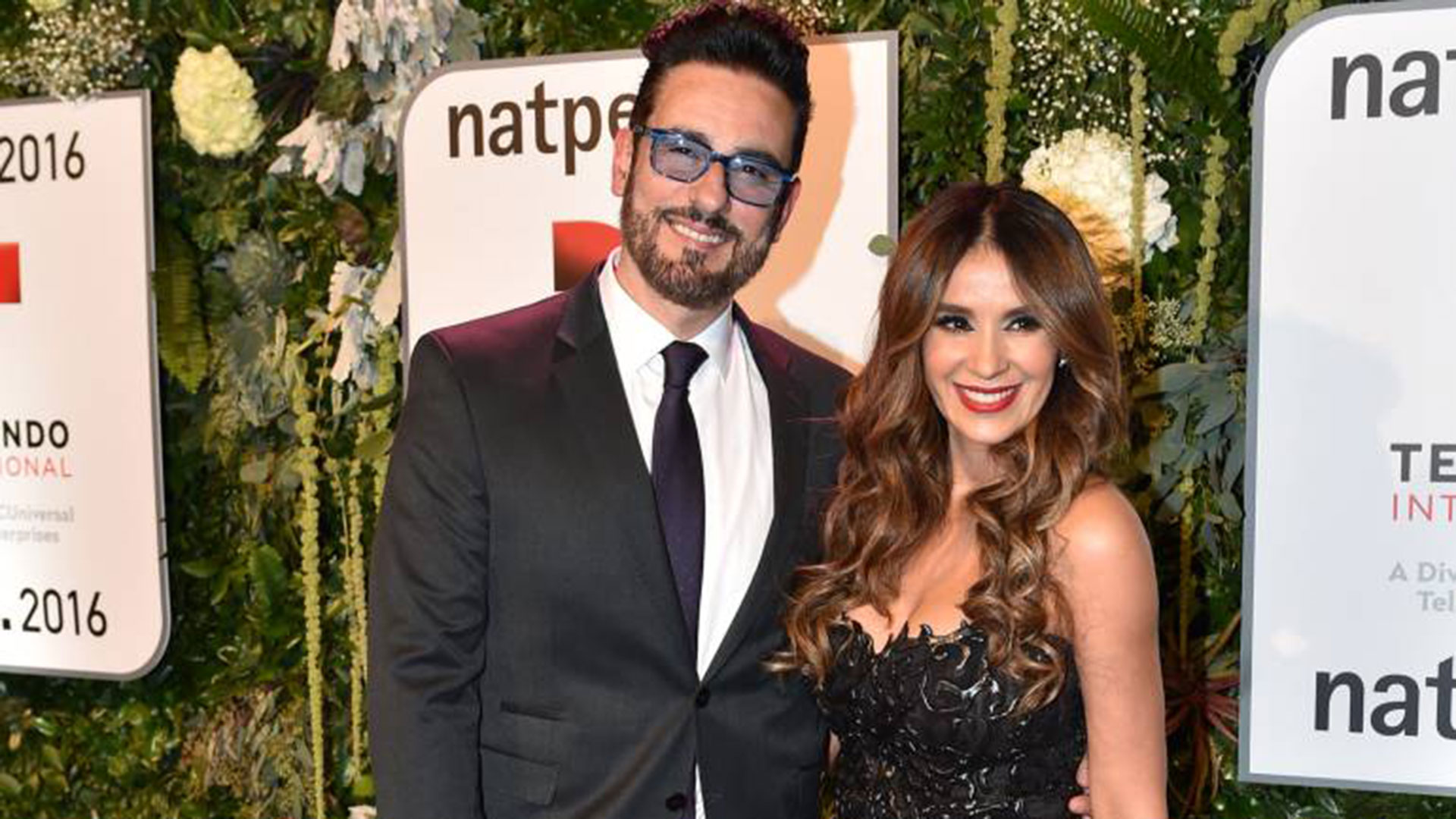 Miguel Varoni con su esposa, la reconocida actriz colombiana Catherine Siachoque.