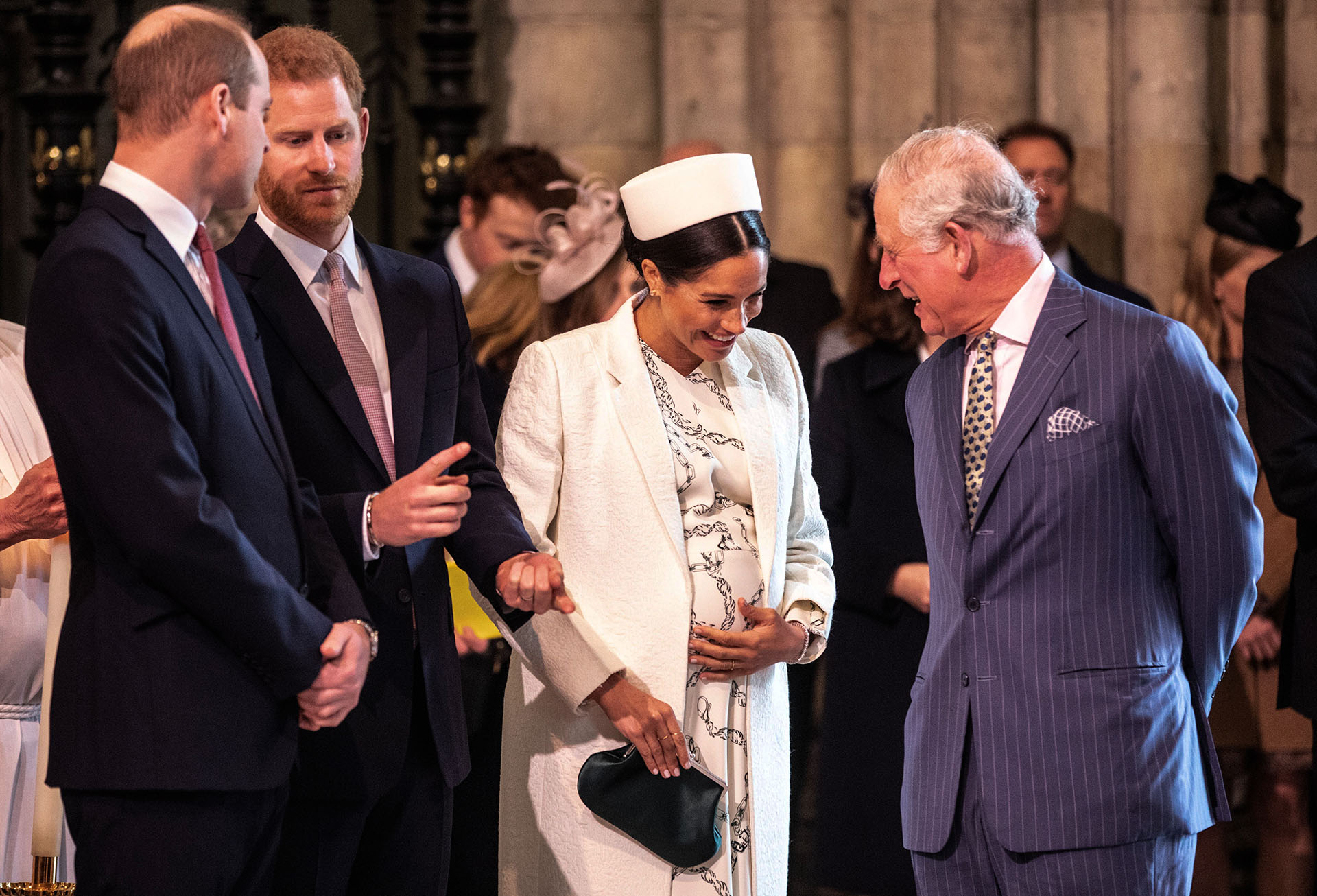 Meghan Markle se muestra cercana a su suegro el príncipe Carlos, la duquesa se encuentra transitando su octavo mes de embarazo.