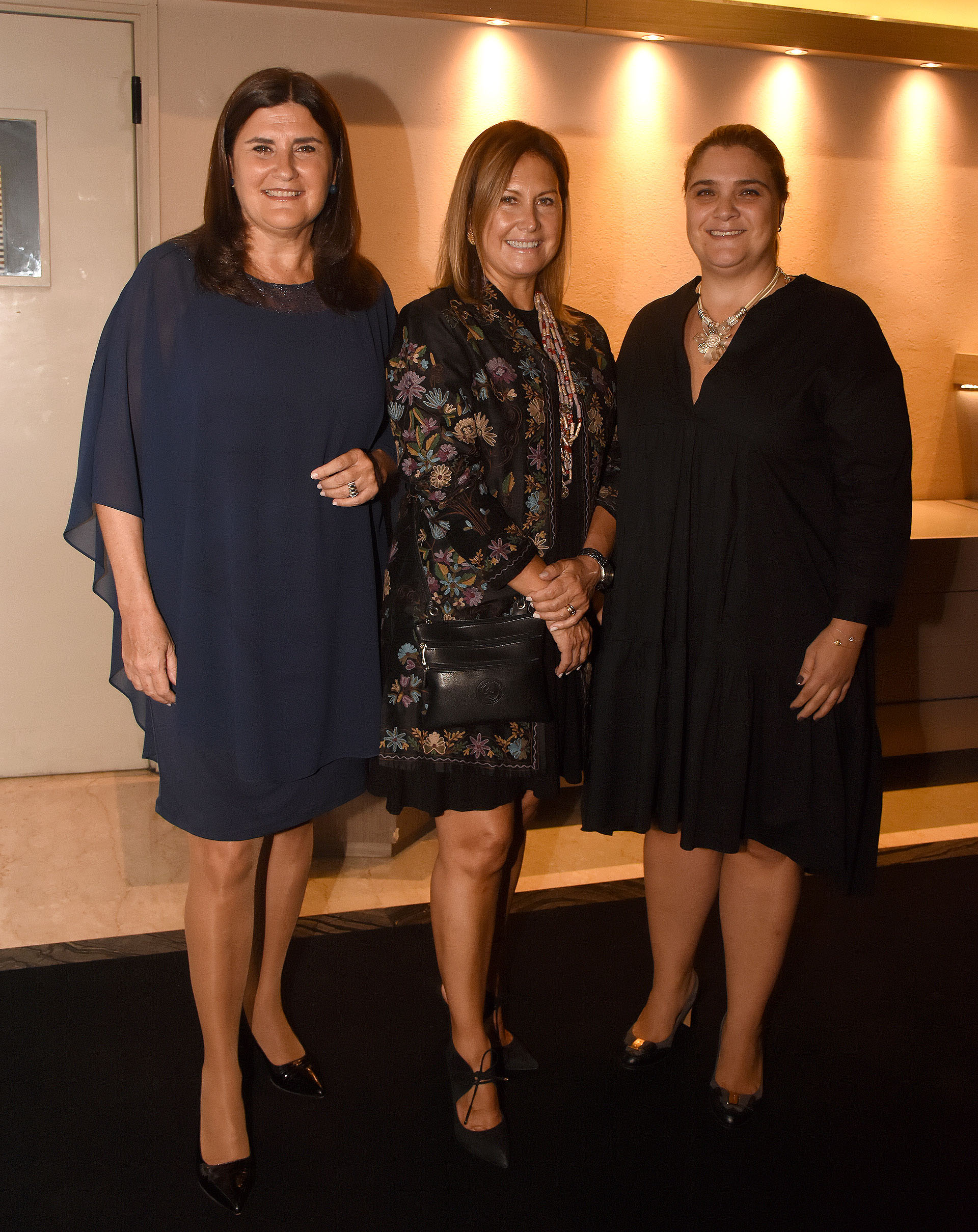 Paula Torres, Lili Monsegou y Marcela Noble Herrera