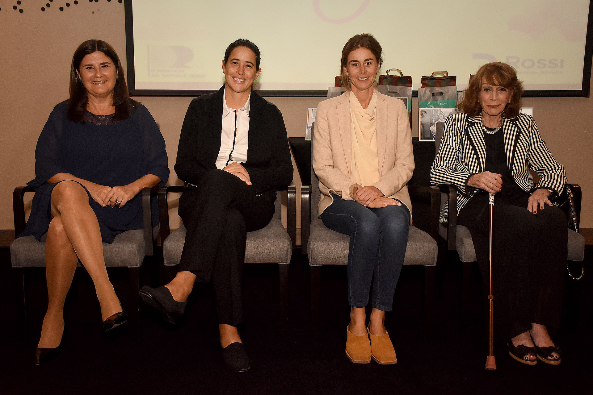 Las cuatro premiadas y protagonistas de la noche
