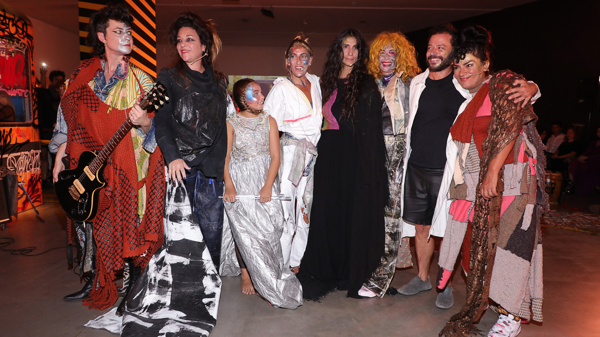 Las artistas elegidas por Martín Churba para su desfile. Brindaron un show en vivo para todos los asistentes (Christian Bochichio)
