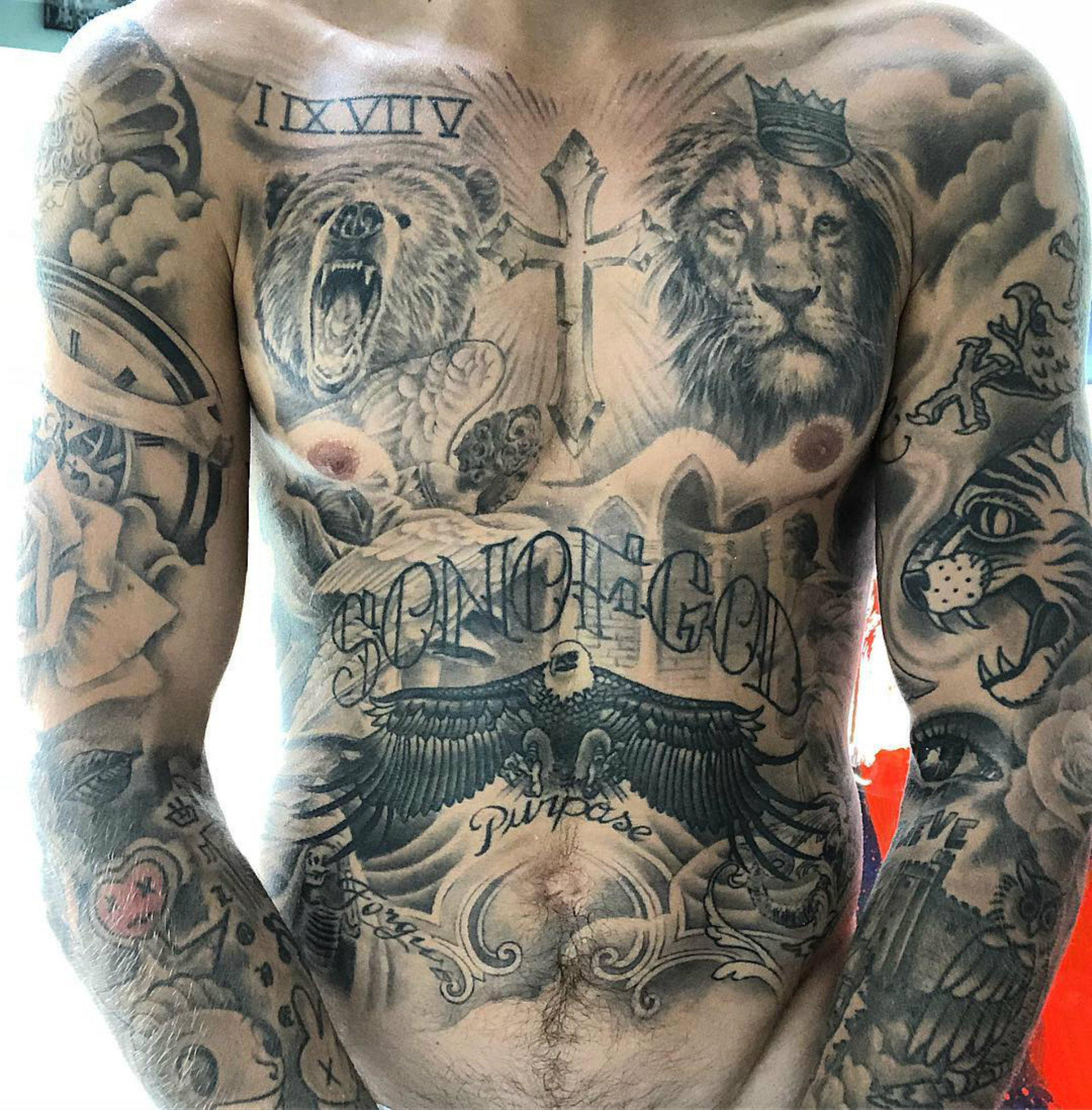 Los tatuajes que cubren el cuerpo del cantante (Instagram: Justin Bieber)