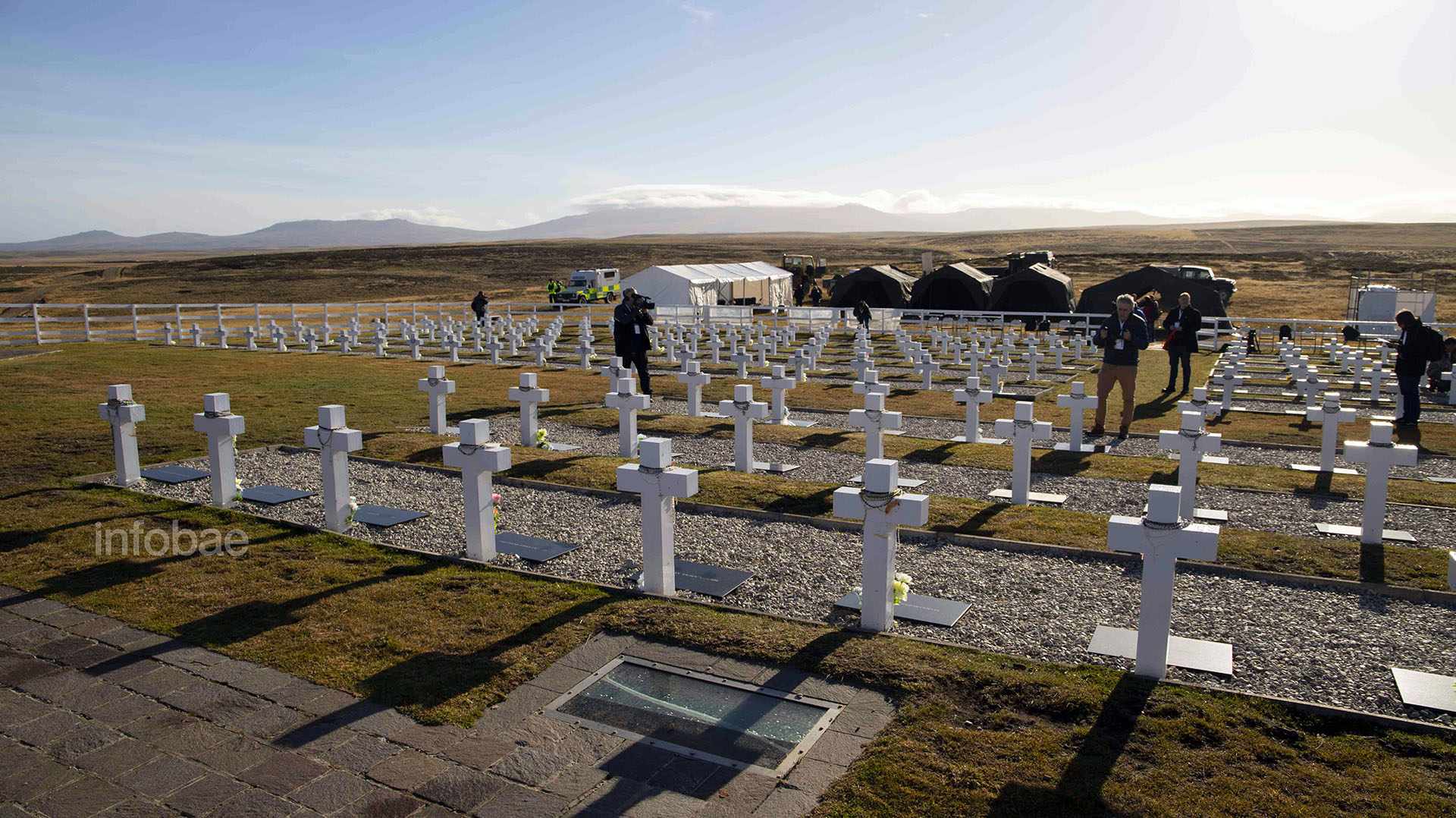 La ceremonia se realizó en el clima de una mañana fría, pero sin viento y con pleno sol