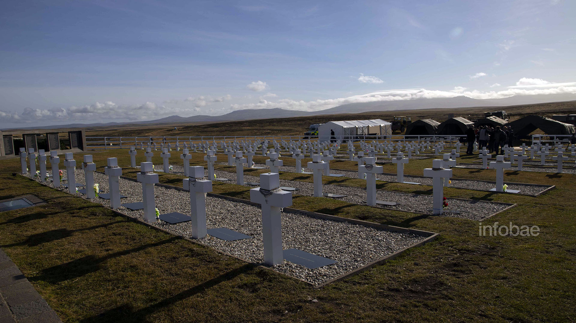 Aún quedan unas diez tumbas con la leyenda “Soldado argentino sólo conocido por Dios” en el Cementerio de Darwin