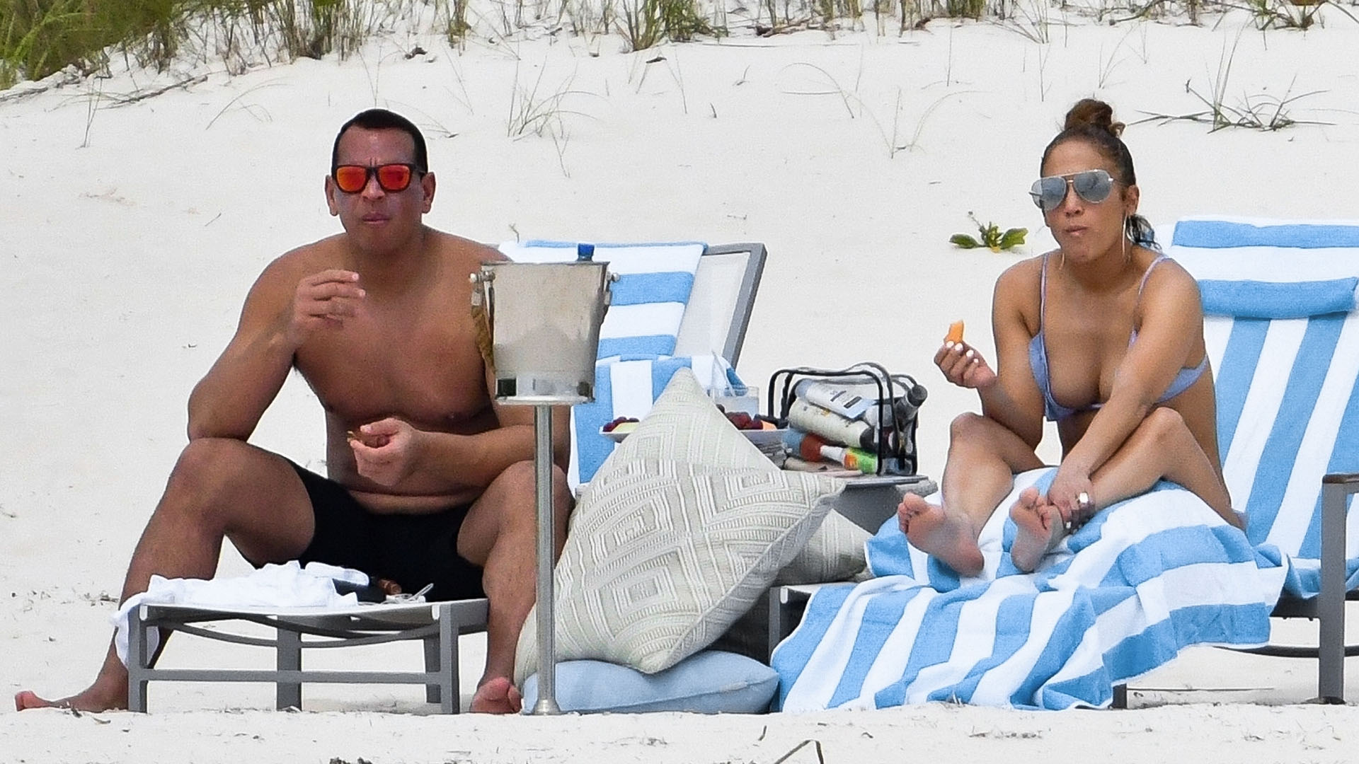 Jennifer López y Alex Rodríguez disfrutando de unas vacaciones en Bahamas (Grosby)