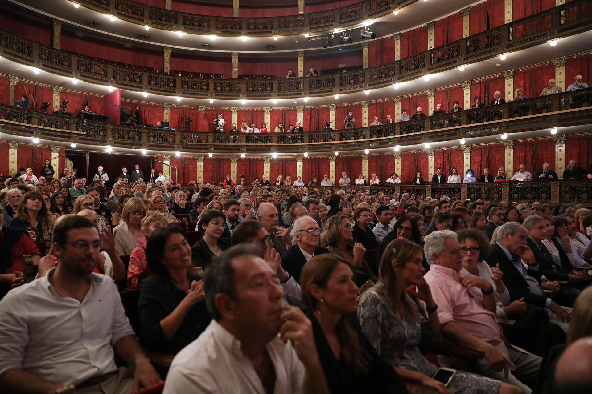 Sala llena del teatro del Cervantes