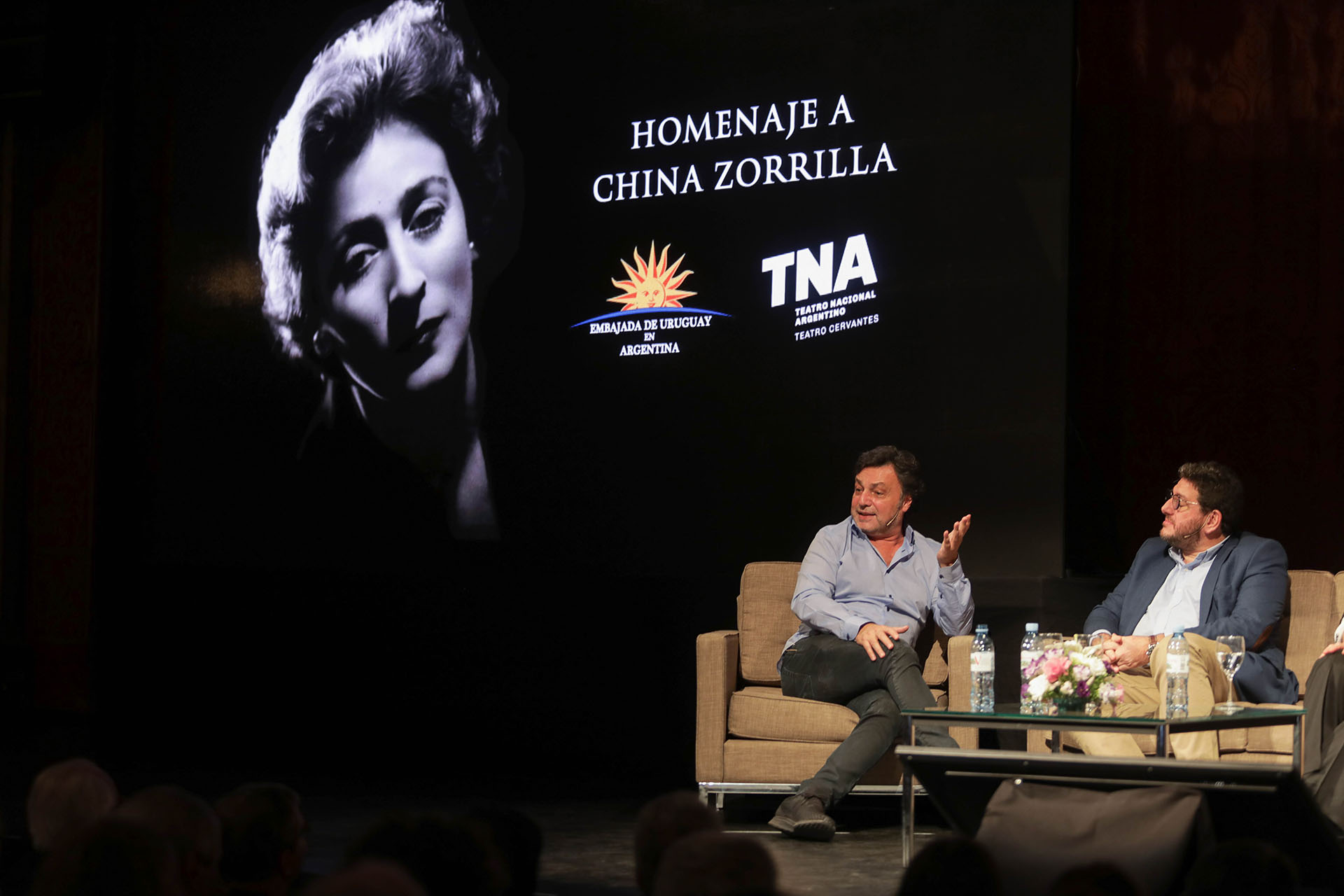 “Las máscaras del teatro son dos, la de la tragedia y la de la comedia, y la de la tragedia no es más grande que la de la comedia”, decía “China” defendiendo la impronta de la comedia en su vida.