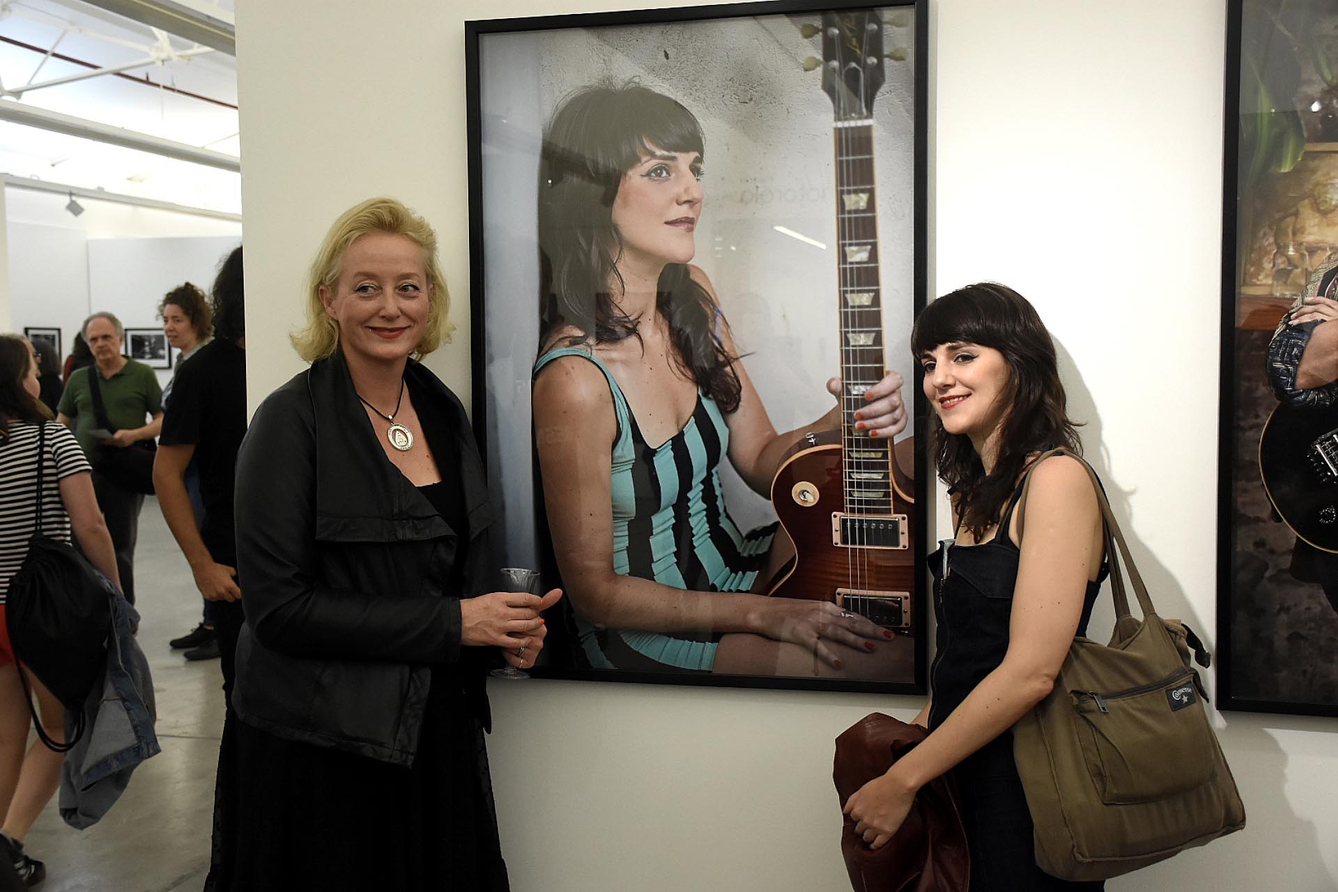 Junto a la guitarrista argentina Lucrecia López Sans