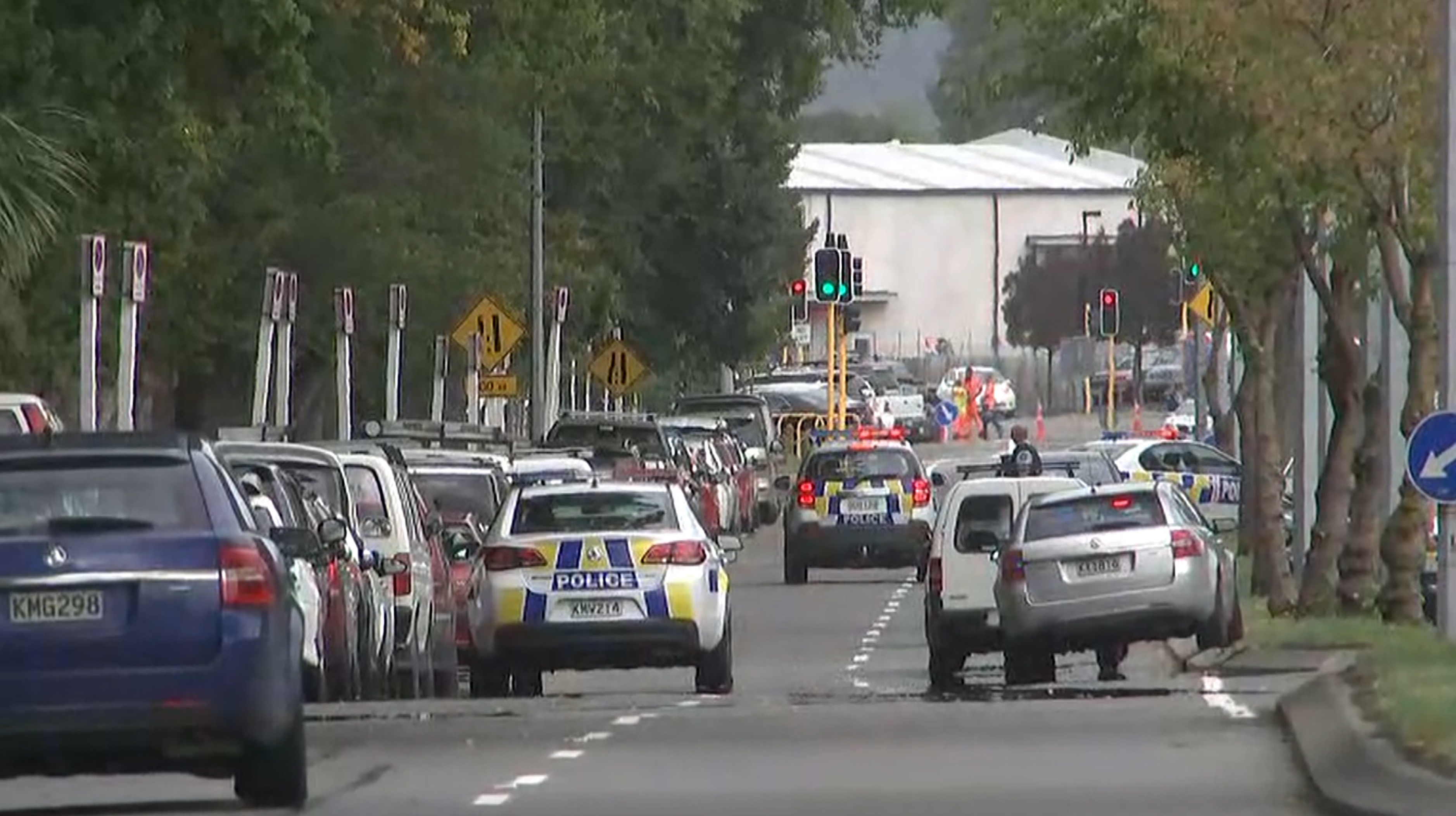 La policía llegando a uno de los lugares atacados (TV New Zealand / TV New Zealand / AFP) /