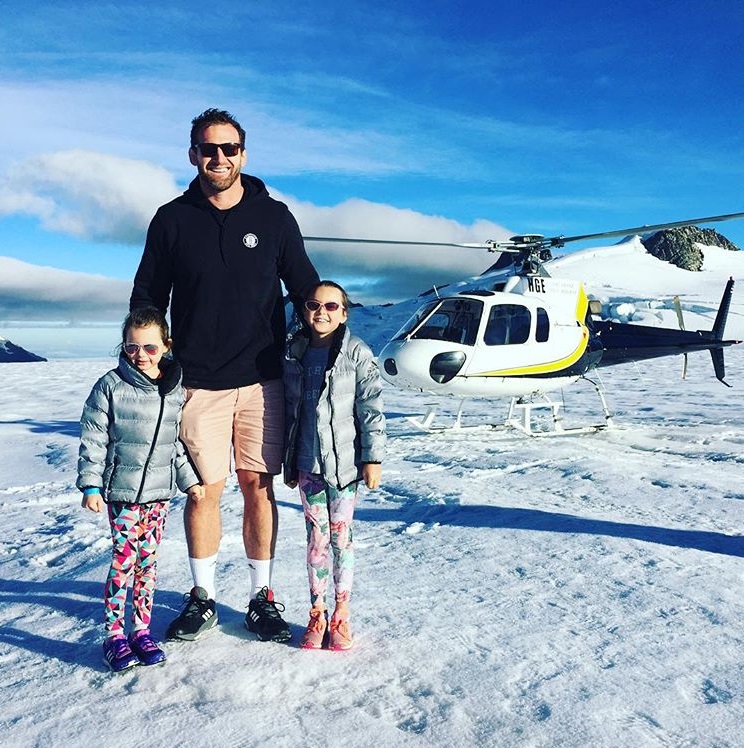 Read con sus dos hijas mayores Elle y Eden
