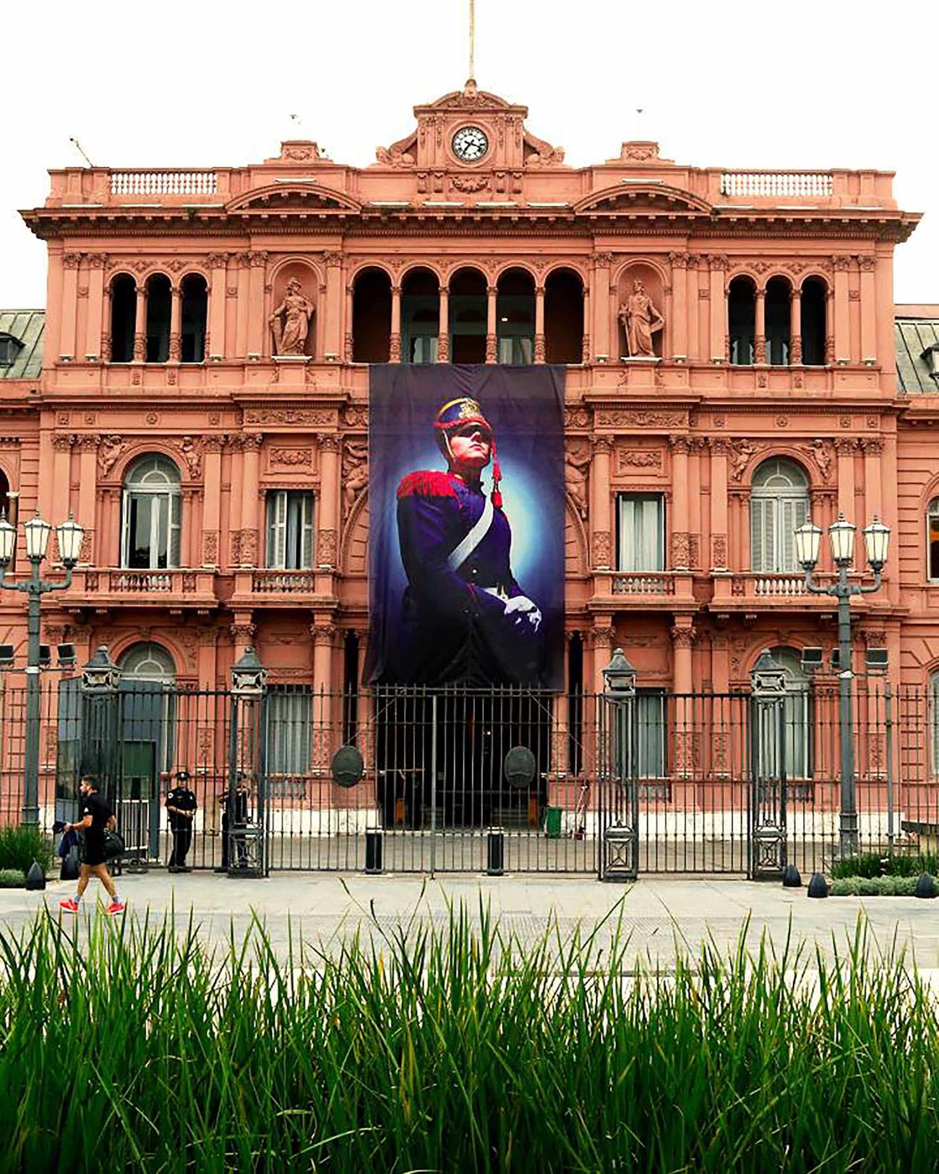 Este sábado se conmemora el 207° aniversario de la creación del regimiento de granaderos a caballo (foto: @casarosadaargentina)
