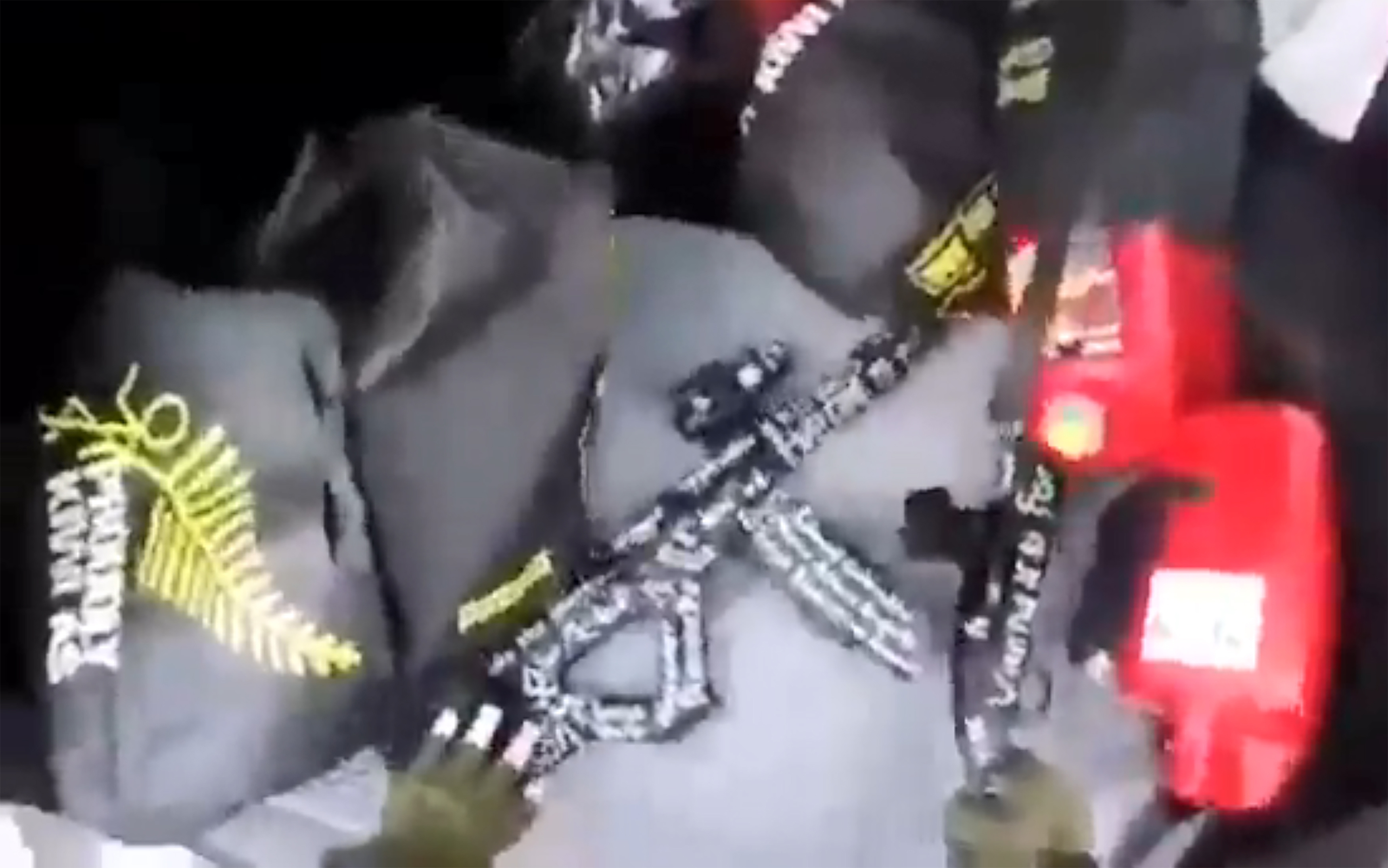 Imagen tomada del video del tiroteo en Nueva Zelanda transmitido en Facebook Live. (Foto: AFP)