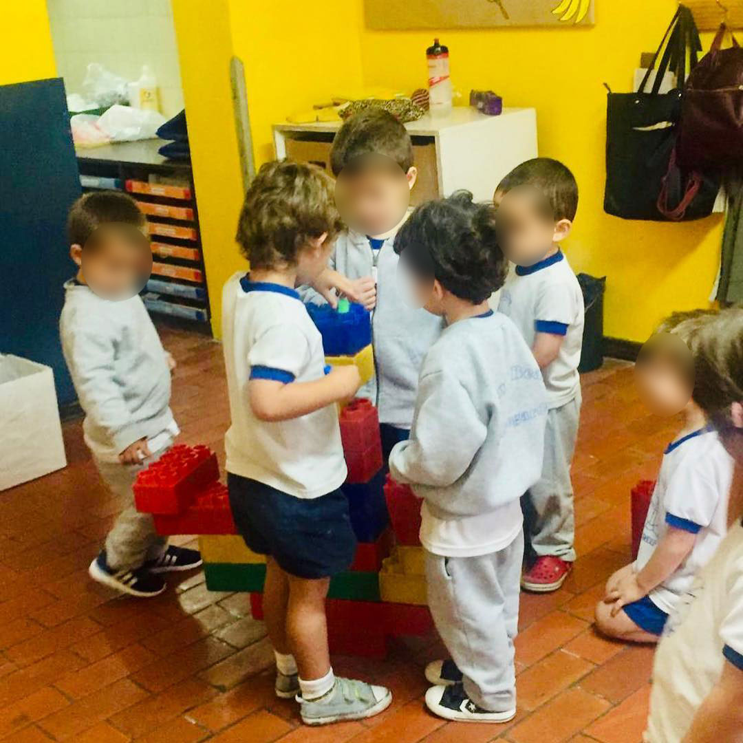 “Entre todos podemos crear la torre.. y una sociedad mejor. Se viene la marea azul 2 de abril”, escribe María Julia Oliván en su Instagram haciendo eco a un evento para padres con niños con TEA