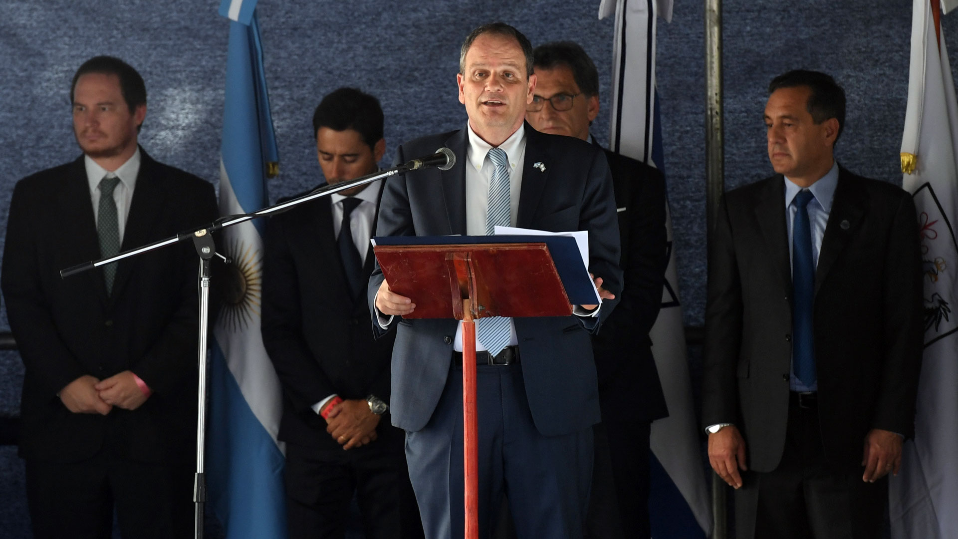 El embajador de Israel en la Argentina, Ilan Sztulman, en el acto para conmemorar el atentado (Maximiliano Luna)