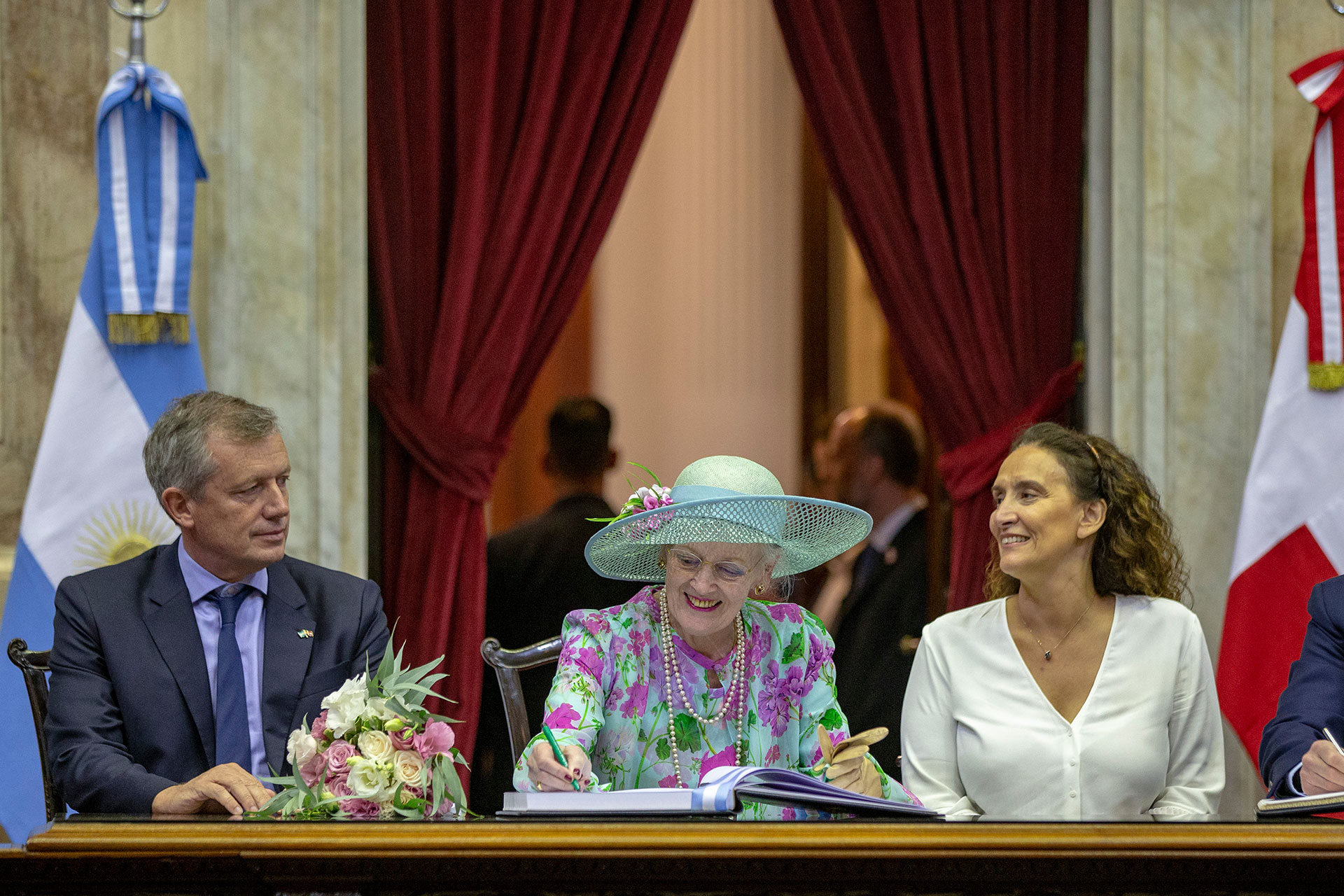 En el Congreso de la Nación, junto al presidente de la Cámara de Diputados Emilio Monzó y la vicepresidente Gabriela Michetti