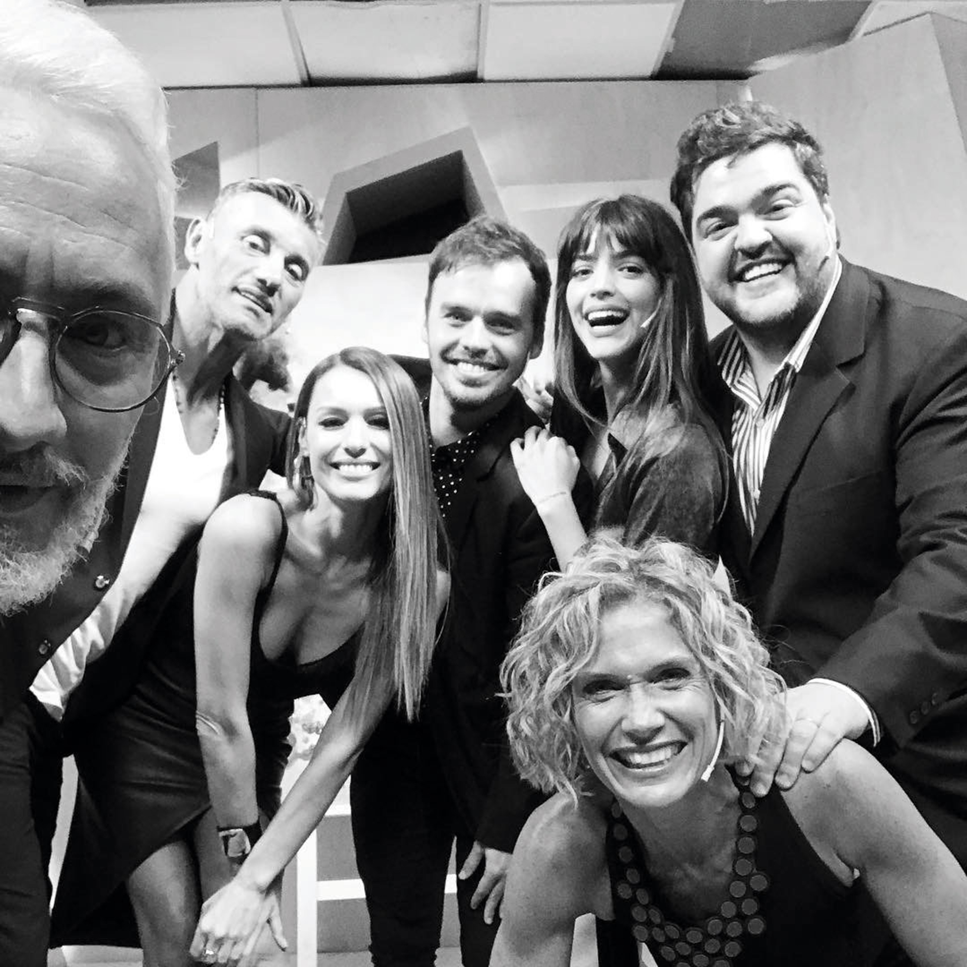 Pampita, junto a Andy Kusnetzoff, Sergio Goycochea, Benja Rojas, Calu Rivero, Darío Barassi y Maru Botana.