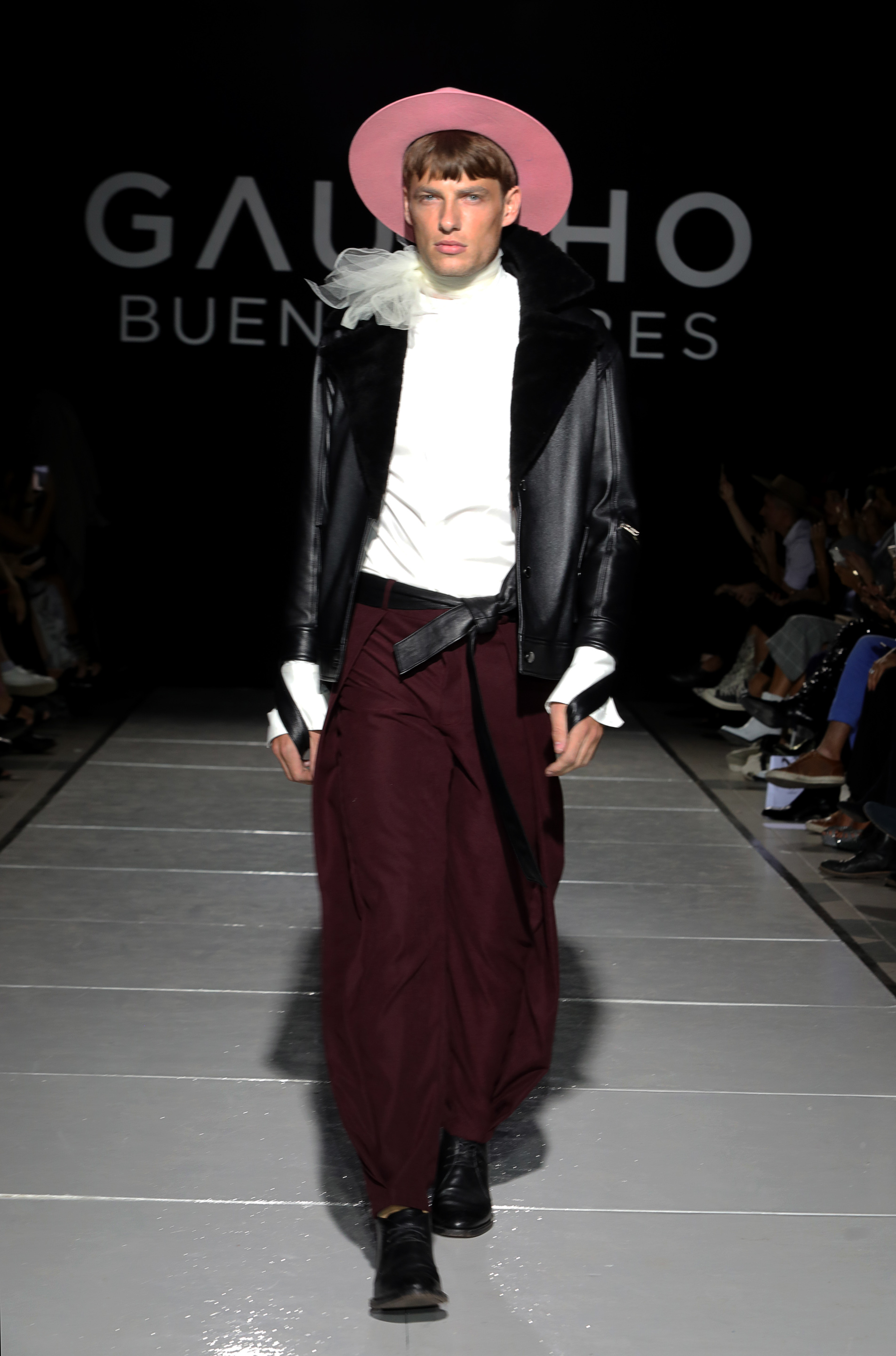 Las clásicas bombachas de gaucho se vuelven urbanas