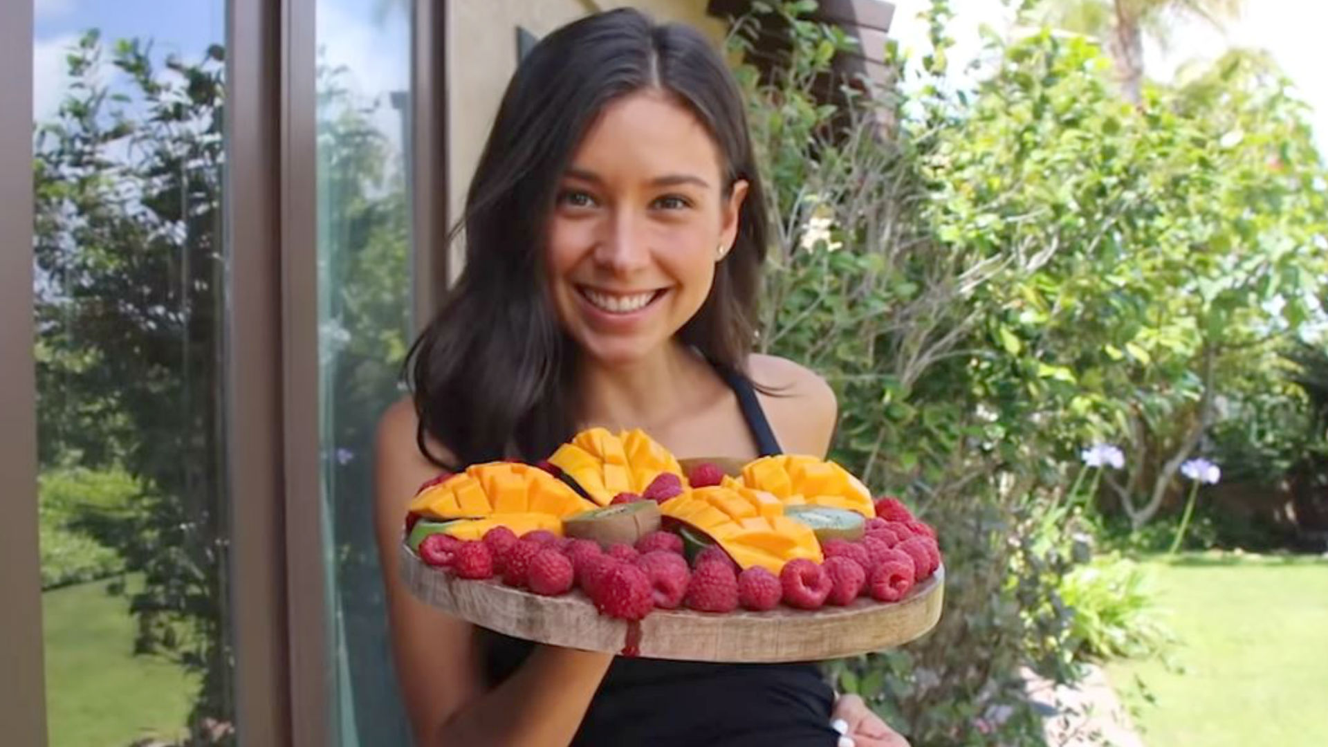 La influencer “vegana” ha perdido lo más preciado: seguidores (Foto: YouTube Rawvana)