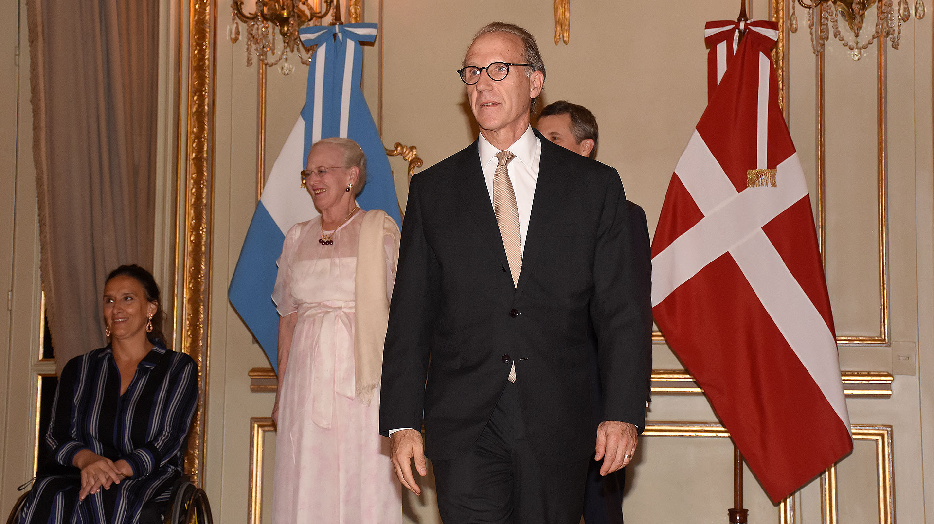 El presidente de la Corte Suprema de la Nación, Carlos Rosenkrantz, entre los invitados de honor a la recepción en el hotel Alvear