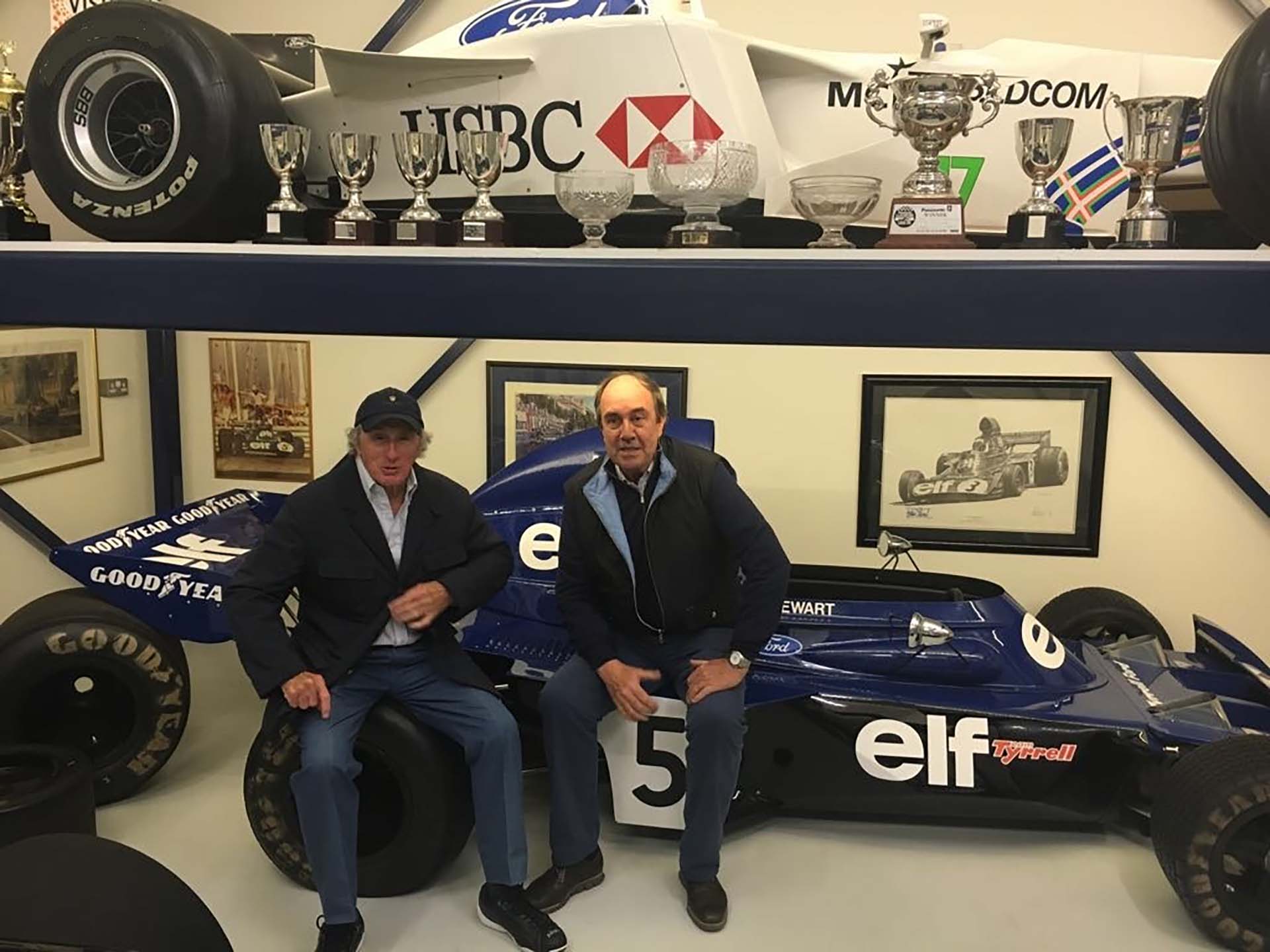 Jackie Stewart y Parrado en la casa del inglés. Nando es el padrino de sus hijos Paul y Mark.
