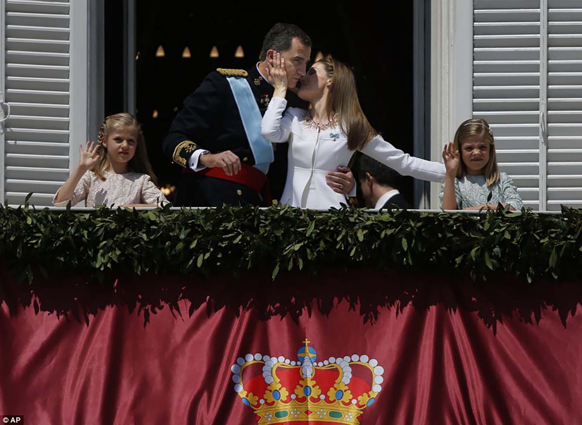 La postal familiar completa, Leonor, la próxima Reina de España y Sofía, princesa.