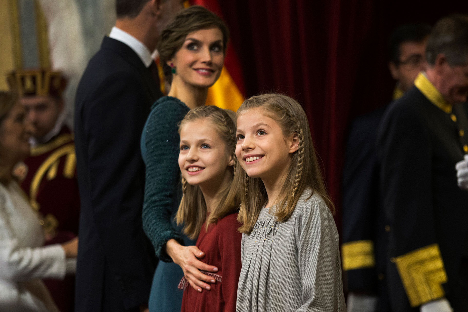 La princesa Leonor y la infanta Sofía también han sido foco de conflicto. Allegados aseguran que la abuela paterna de las niñas siempre ha reprochado que ve poco a sus nietas por culpa de Letizia.