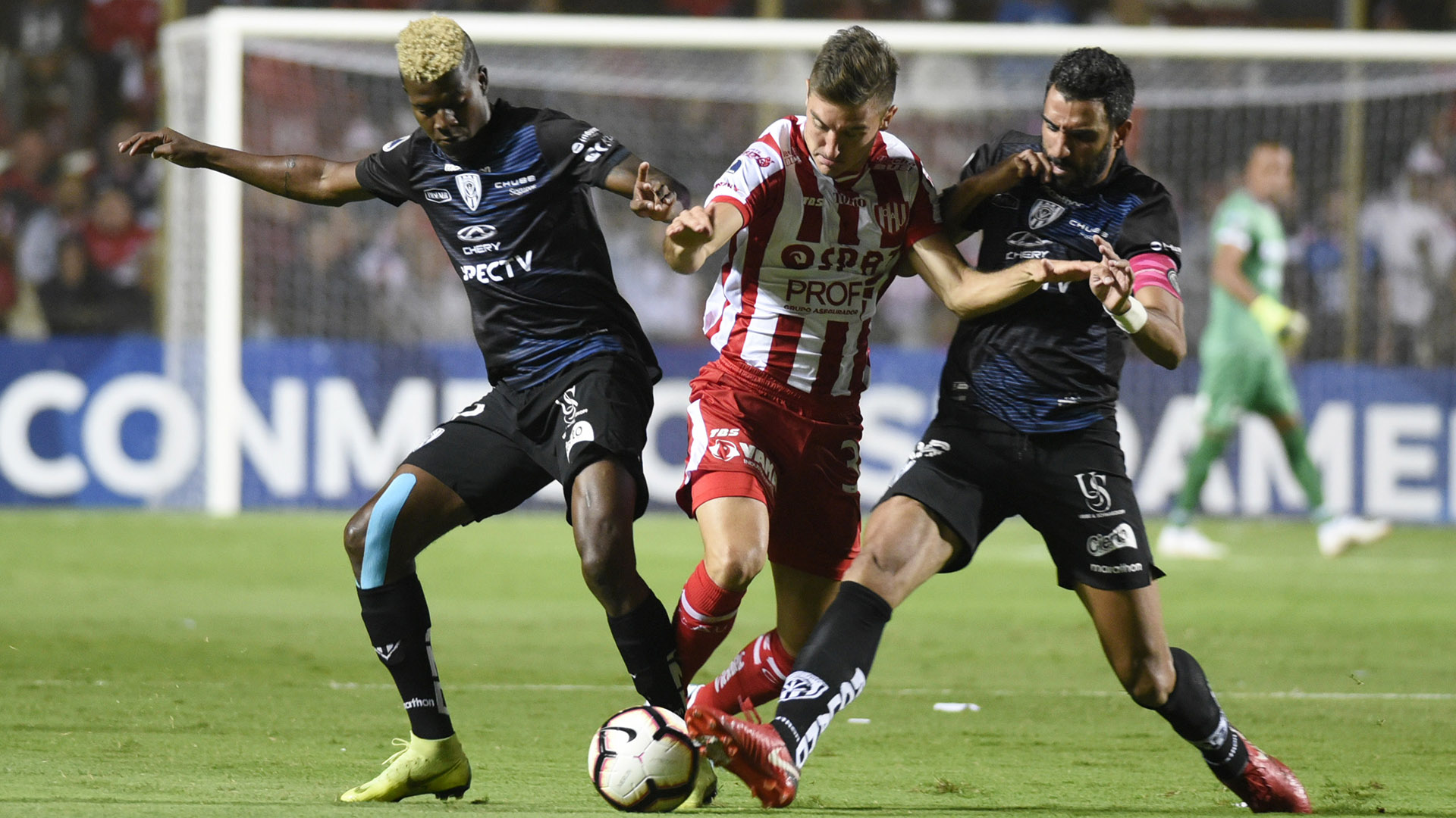 Unión y una noche histórica: jugó su primer partido de un torneo internacional (AFP)