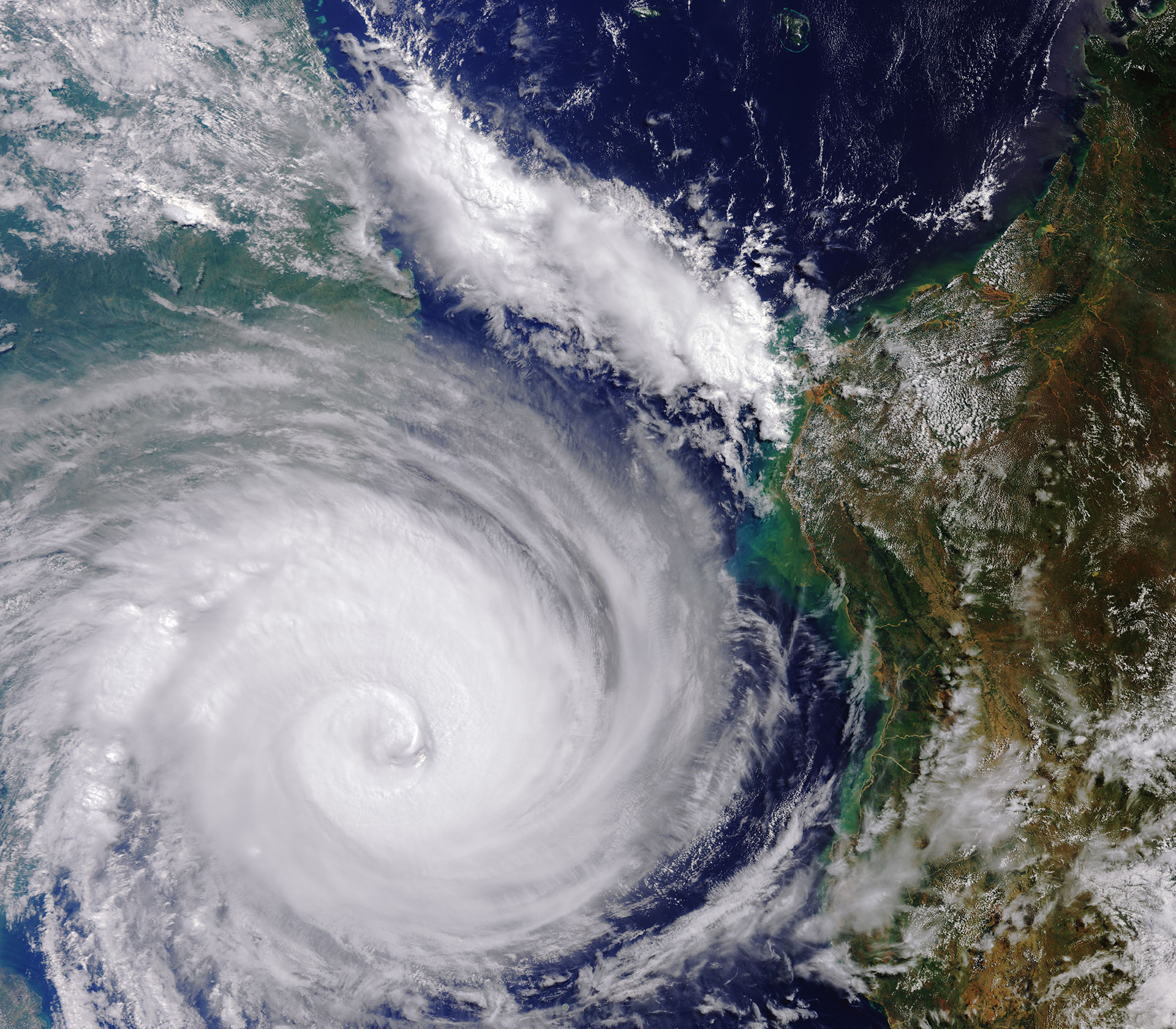 Imágenes satelitales de la misión Copernicus Sentinel-3 publicadas por la Agencia Espacial Europea (ESA) el 20 de marzo de 2019, muestran el ciclón Idai el 13 de marzo de 2019, al oeste de Madagascar y dirigiéndose a Mozambique (AFP)