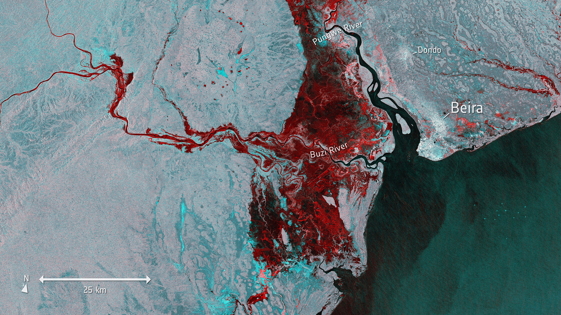 La imagen satelital de Copernicus Sentinel-1 publicada por la Agencia Espacial Europea (ESA) el 20 de marzo de 2019 muestra el alcance de las inundaciones, representadas en rojo, alrededor de la ciudad portuaria de Beira. (AFP)