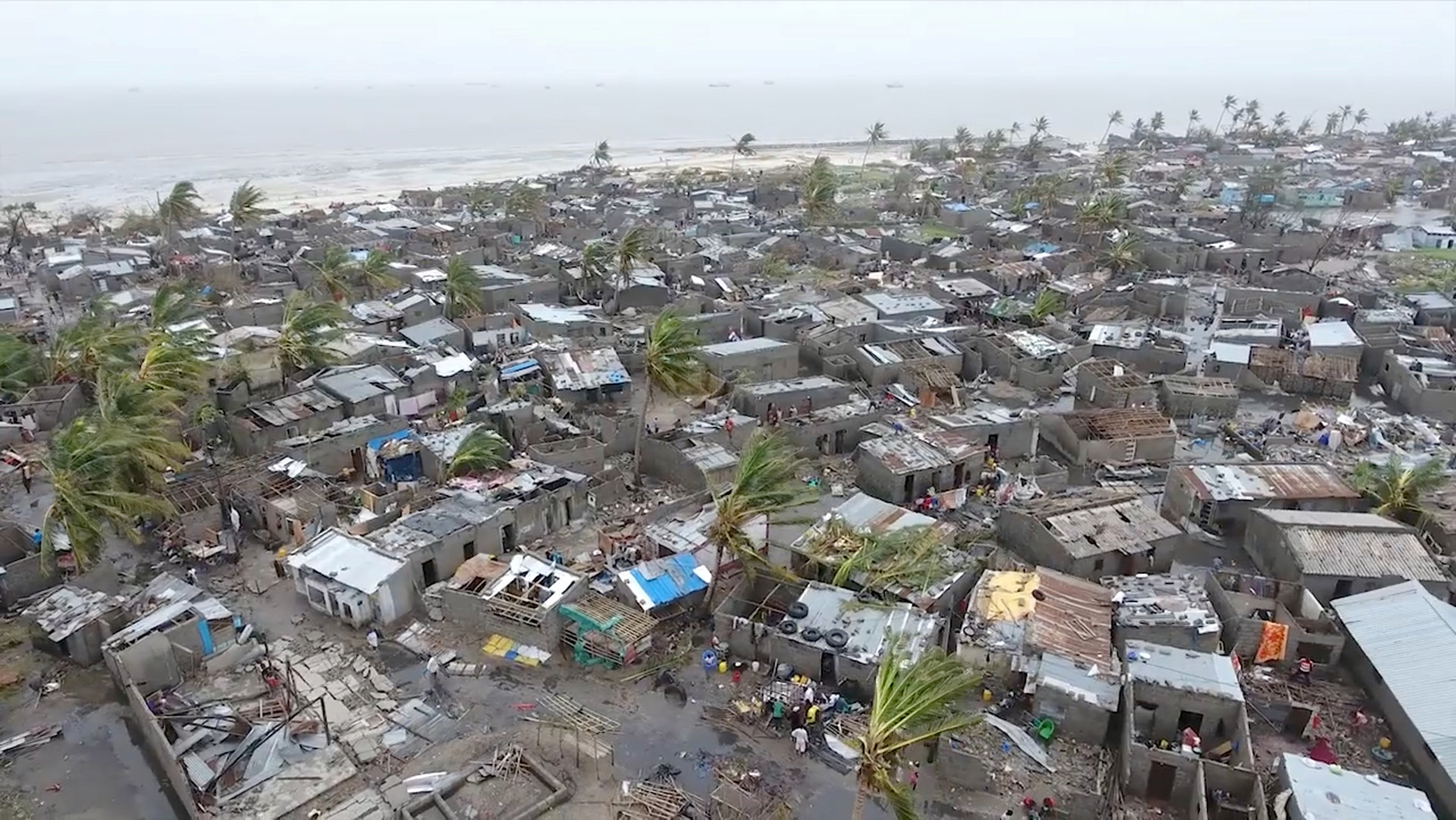 Una vista general del daño después de que un ciclón barriera Beira, Mozambique, en este video aéreo de avión no tripulado tomado el 18 de marzo. (Reuters)