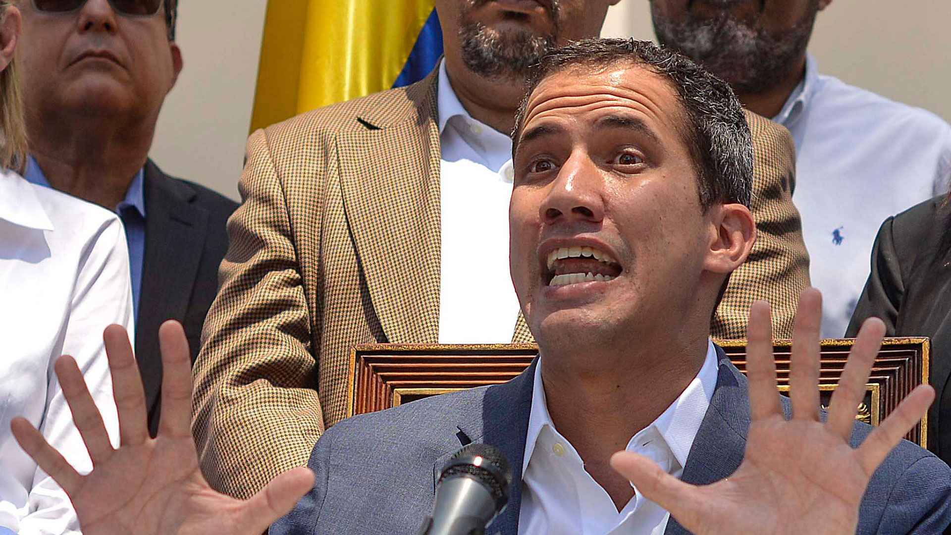 Juan Guaidó denunció que buscan arrestar a todos sus colaboradores (AFP)