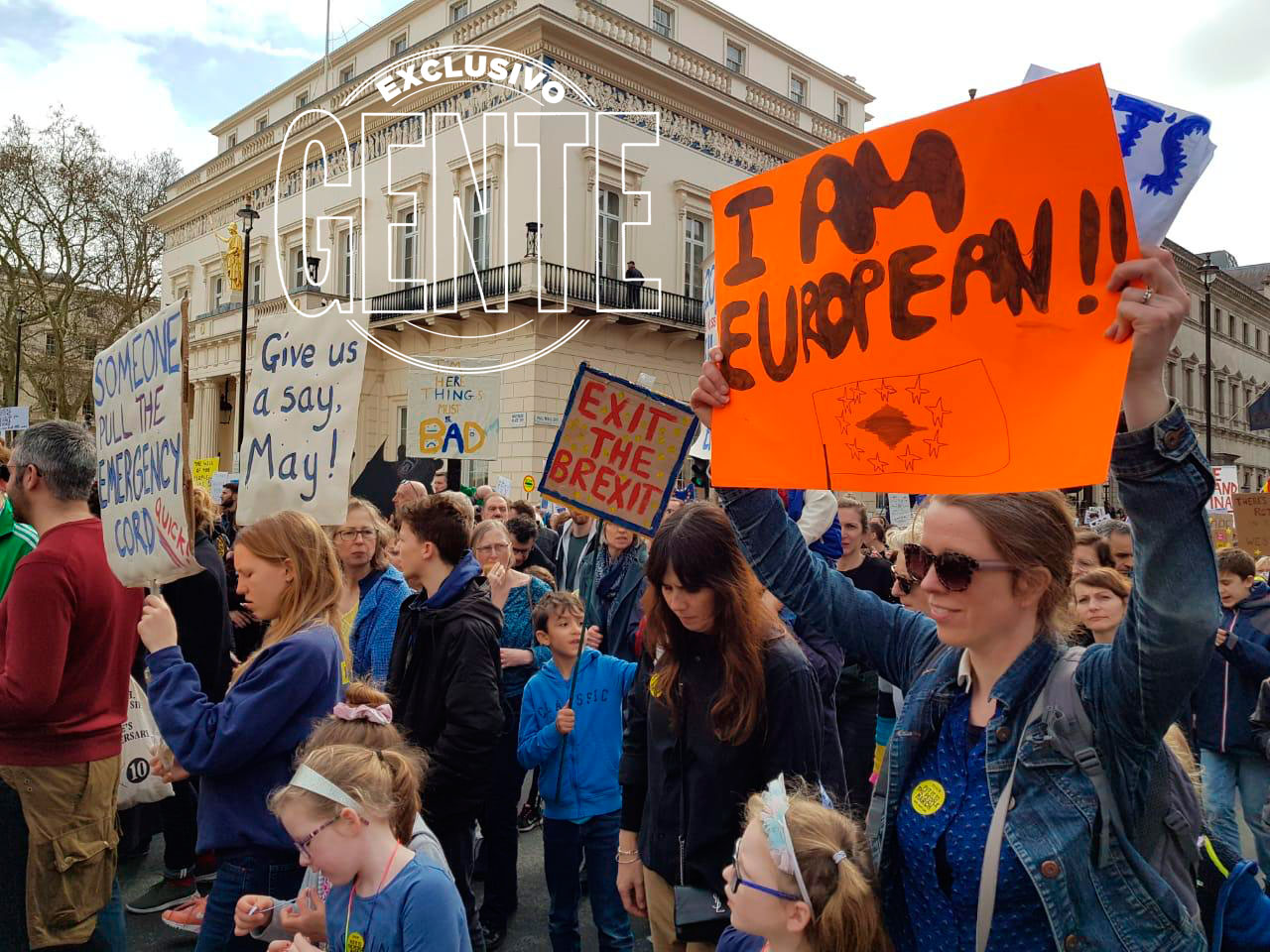 “Soy europeo”, reza la pancarta. Un millón de personas marcharon contra el Brexit. Foto: Revista GENTE