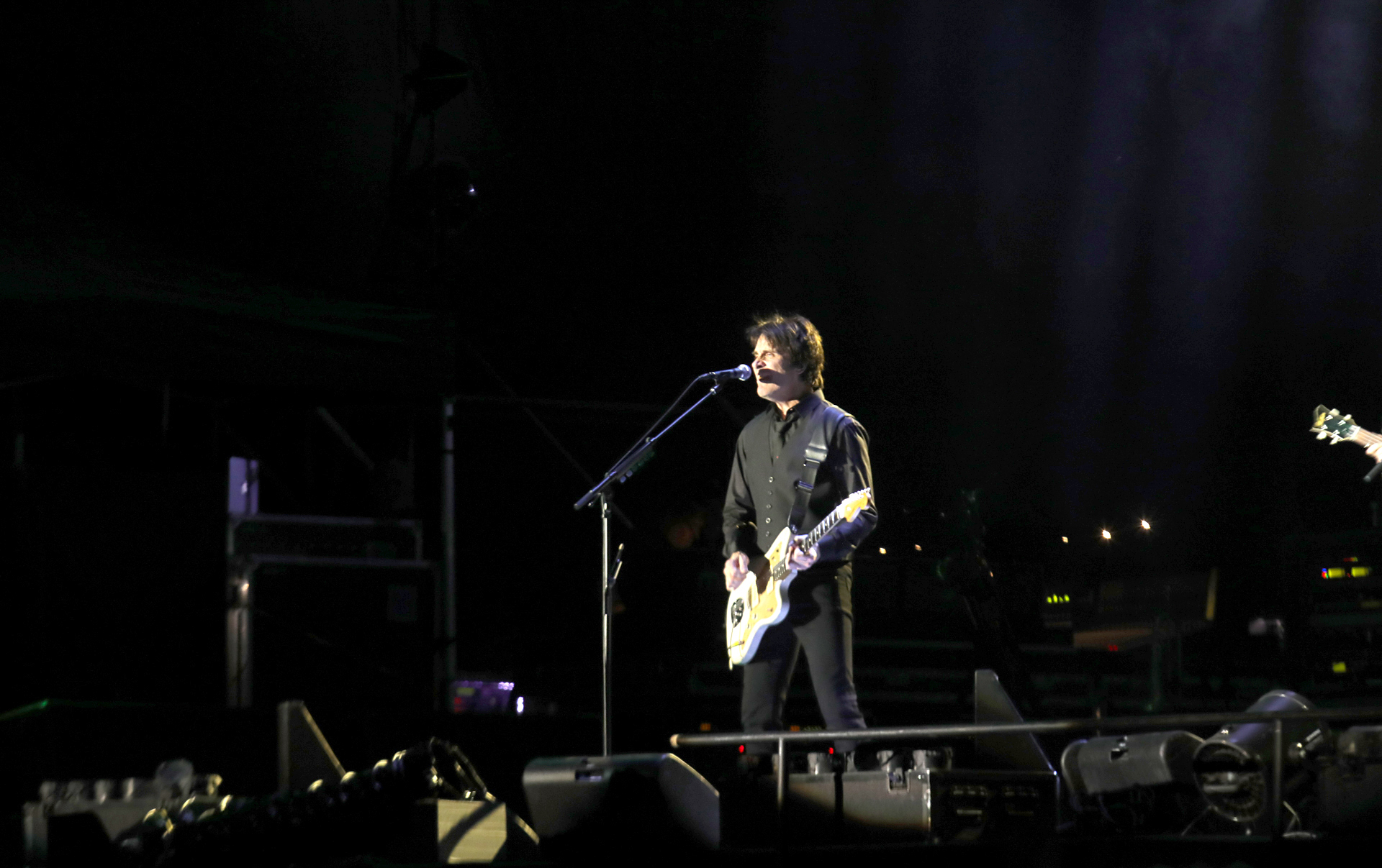 El guitarrista Rusty Anderson, uno de los integrantes de la banda que siempre lo acompaña, al igual que Brian Ray, Paul Wickens y Abe Laboriel Jr. (Christian Bochichio / Teleshow)