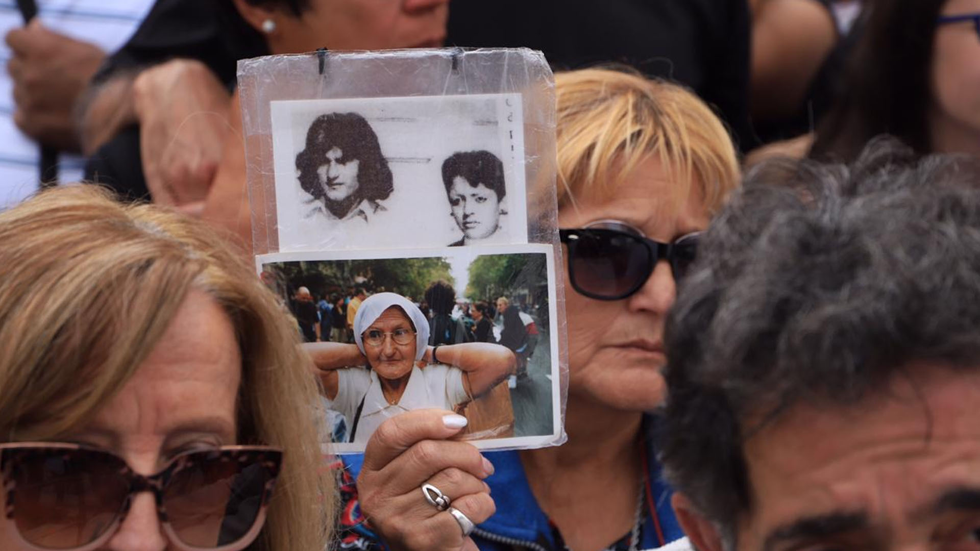 En el acto también hubo familiares de jóvenes desaparecidos