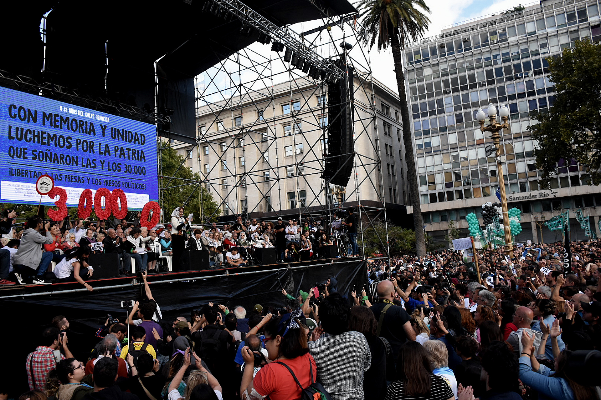 El escenario central donde estuvieron las Abuelas de Plaza de Mayo (Nicolás Stulberg)