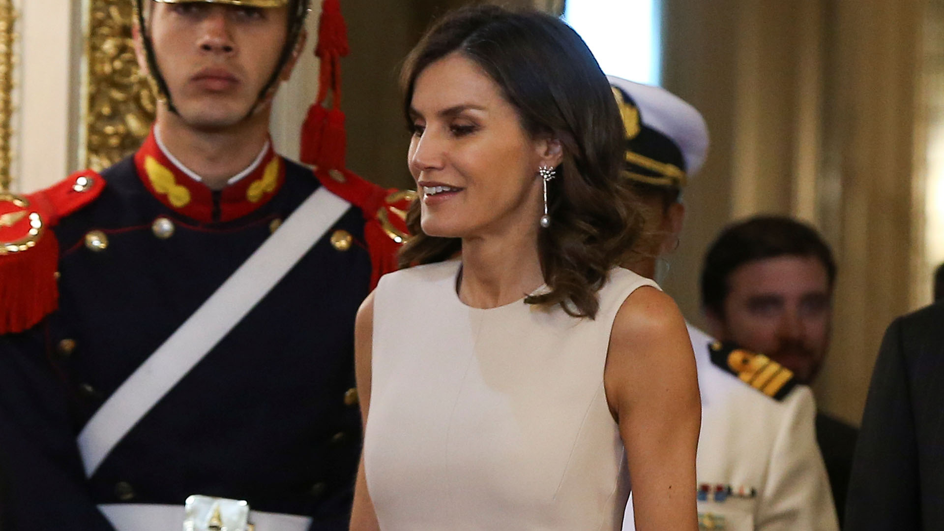 La reina Letizia brilló por su simpleza en el primer encuentro (Maximiliano Luna)